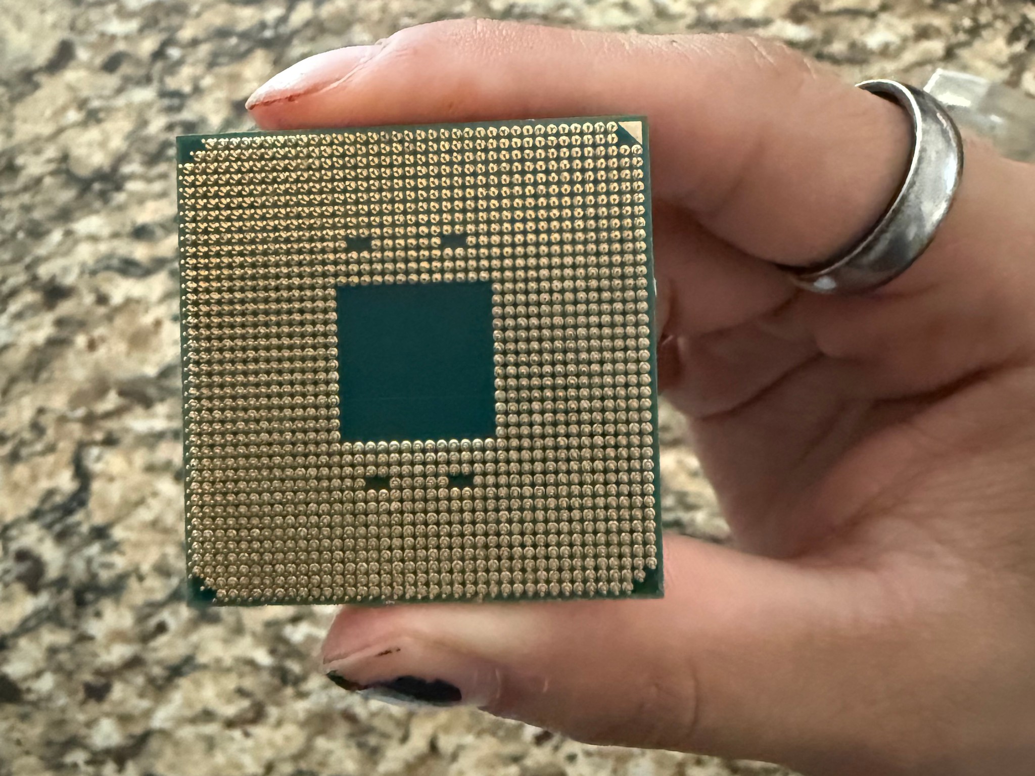 AMD Ryzen 9 3900X