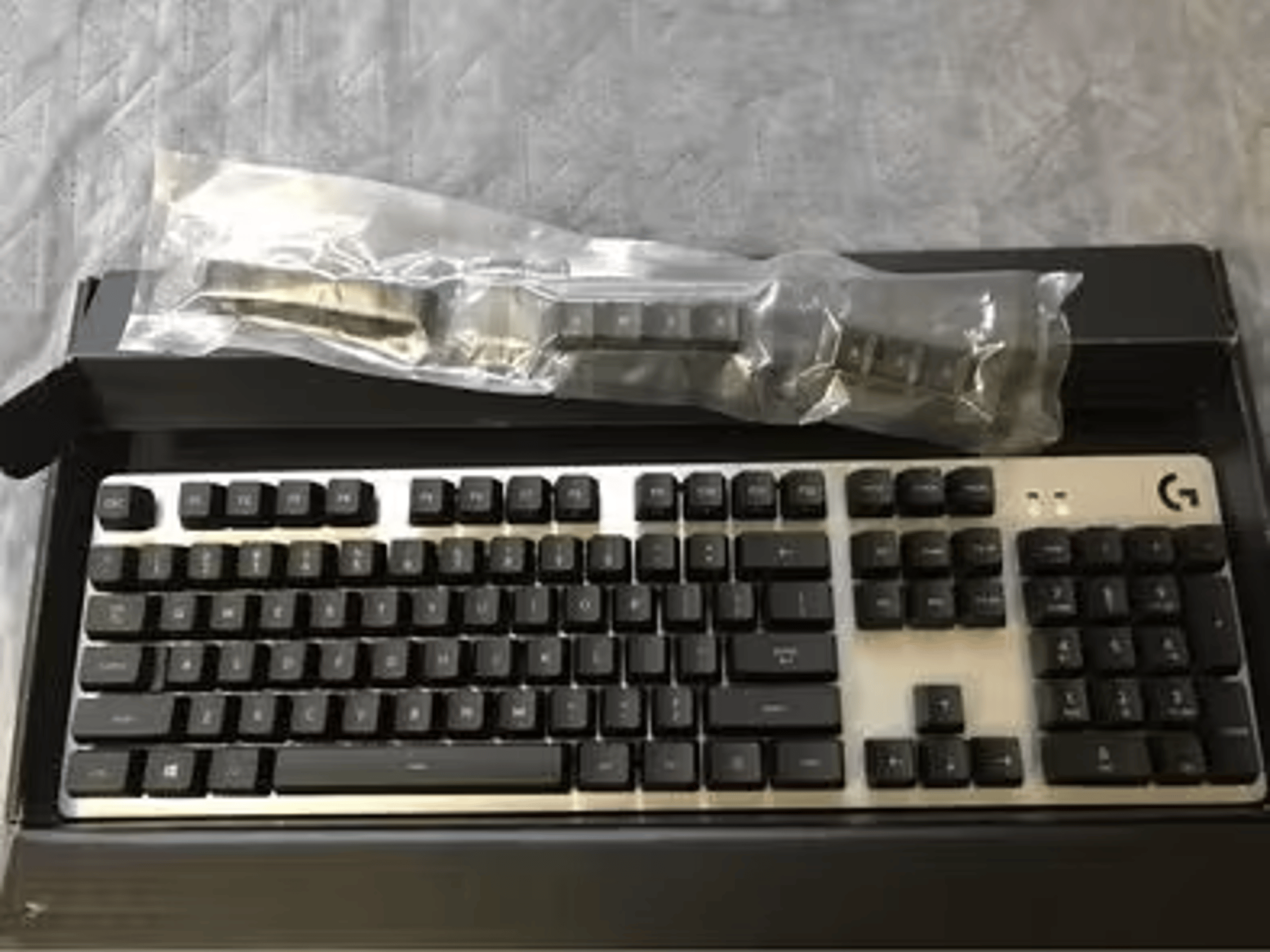 Logitech G413 Silver Wired Romer G Tactile 