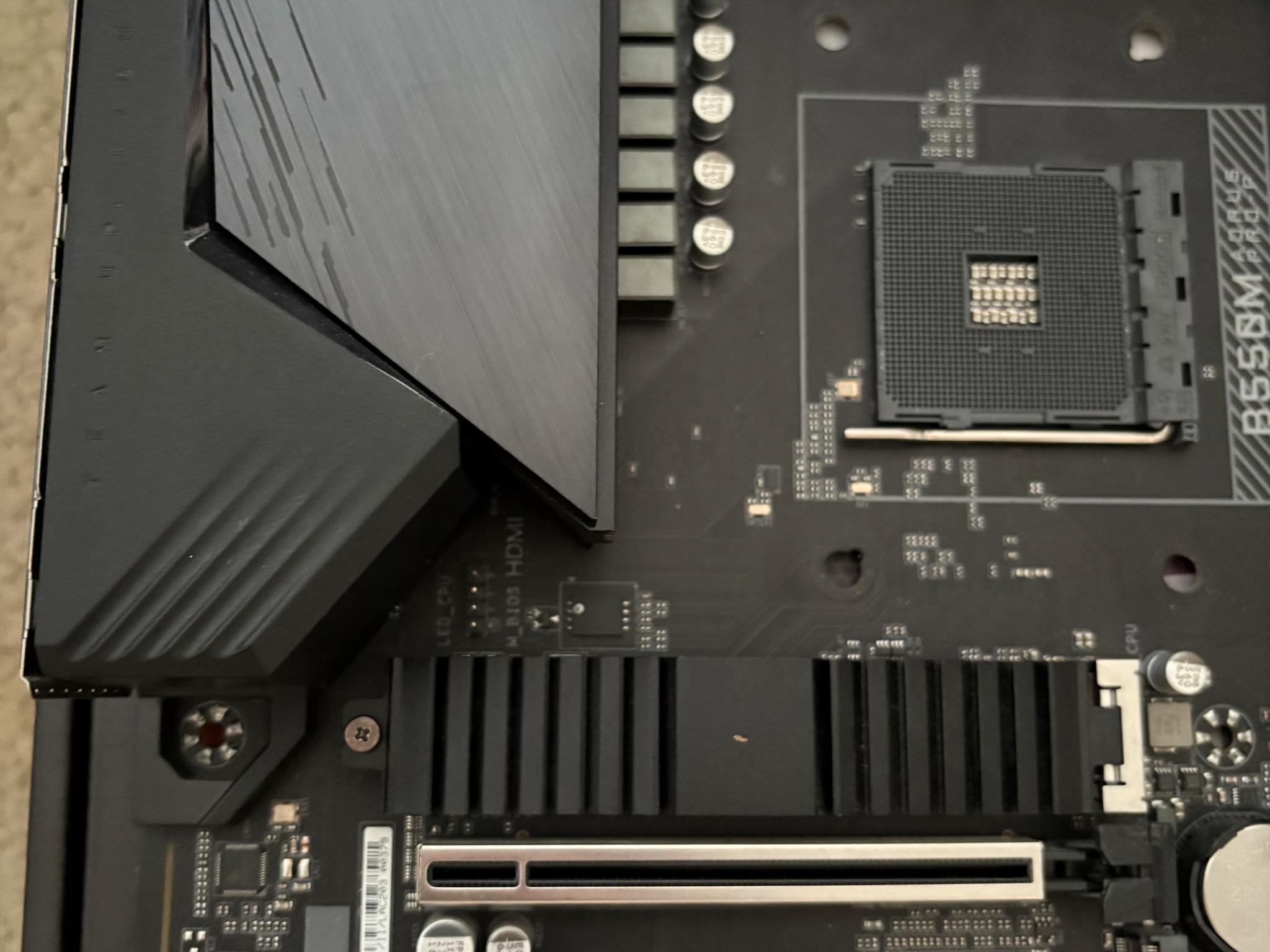 Gigabyte B550M Aorus Pro-P (READ DESCRIPTION)