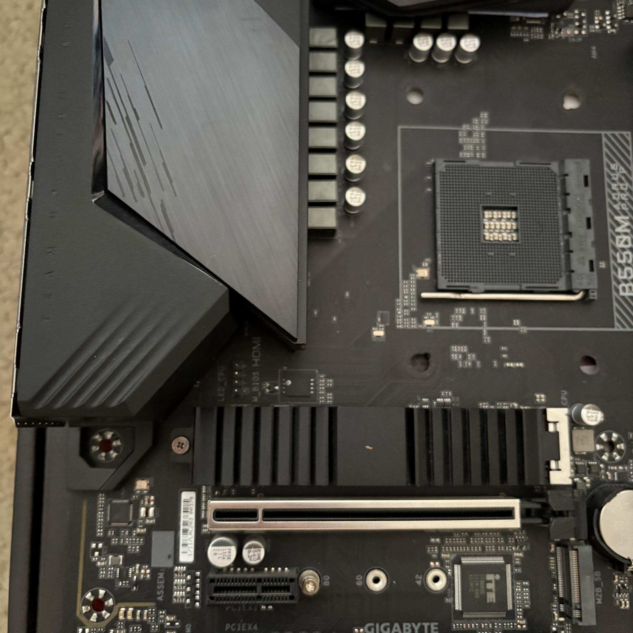 Gigabyte B550M Aorus Pro-P (READ DESCRIPTION)