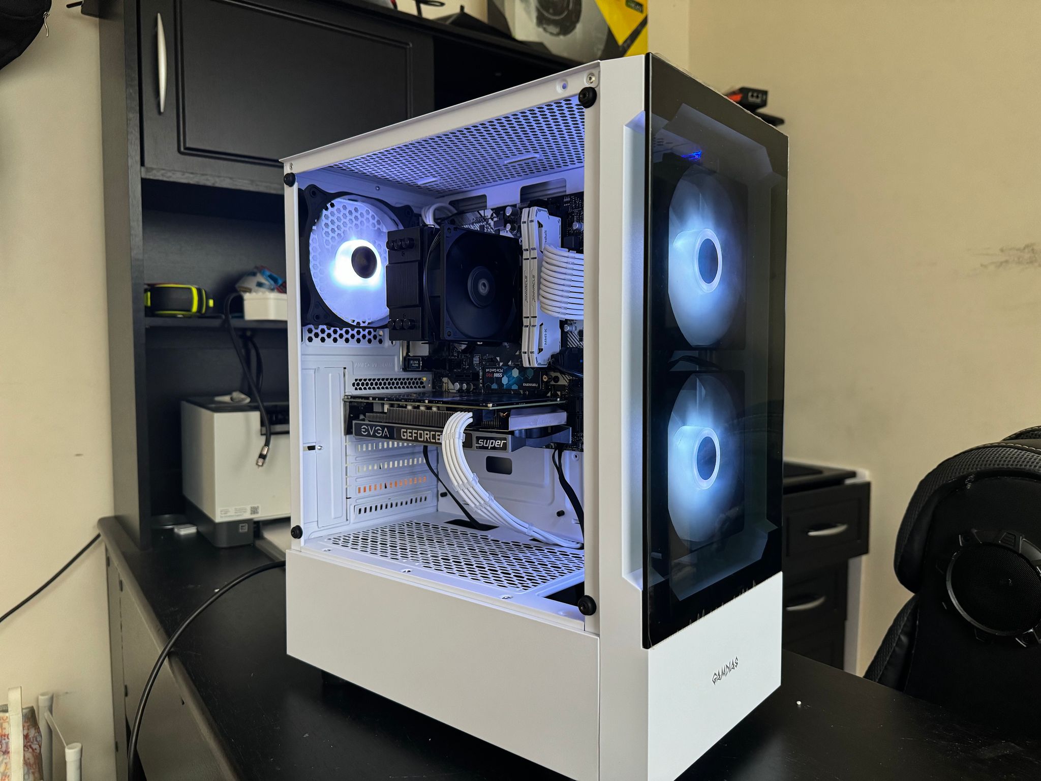 ❄️Ryzen 7 2700x Gtx 1660 Super Gaming Computer❄️