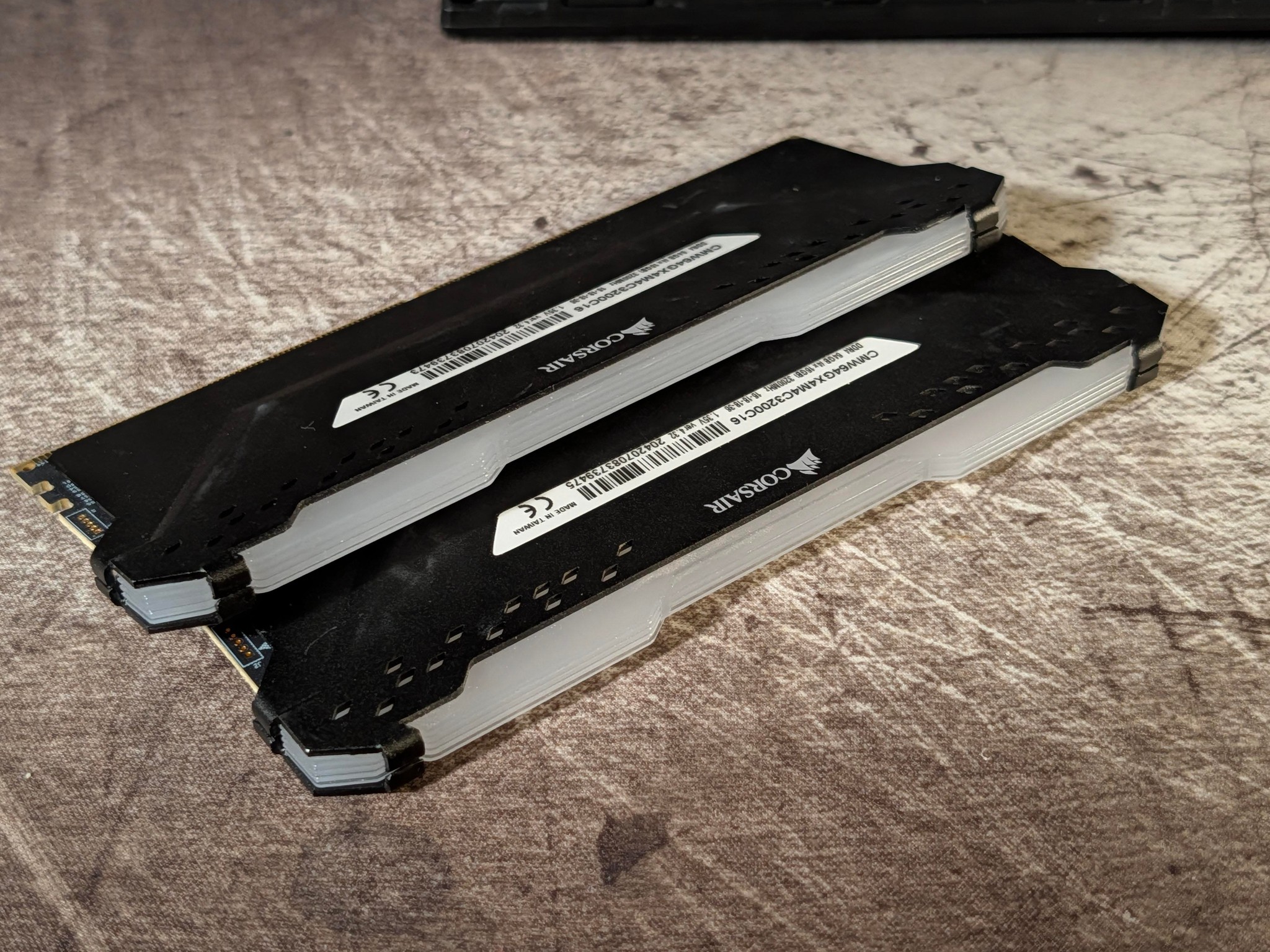 Corsair Vengeance RGB Pro 32GB (2 x 16GB) DDR4 3200 MHz MT/s Memory RAM CL16