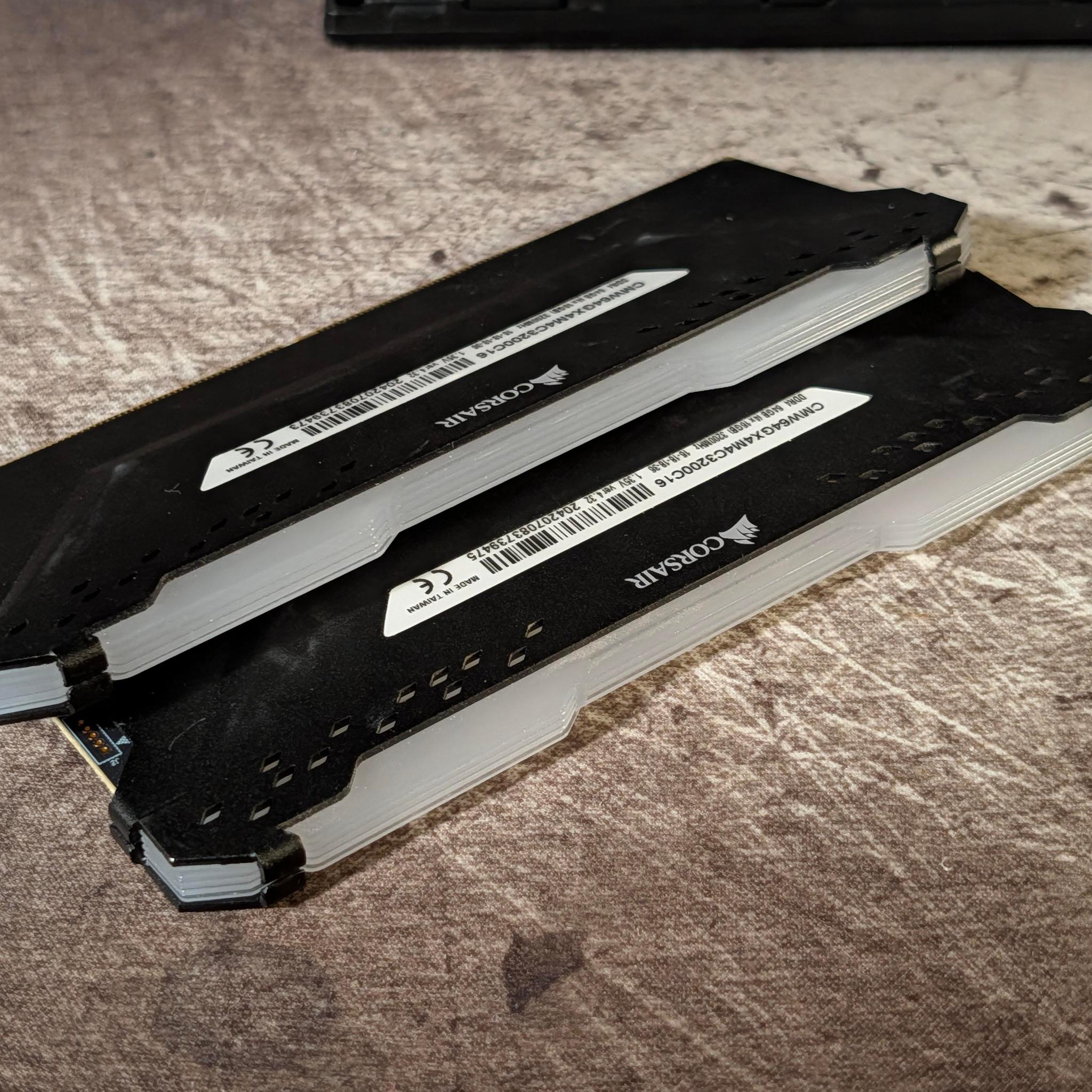Corsair Vengeance RGB Pro 32GB (2 x 16GB) DDR4 3200 MHz MT/s Memory RAM CL16