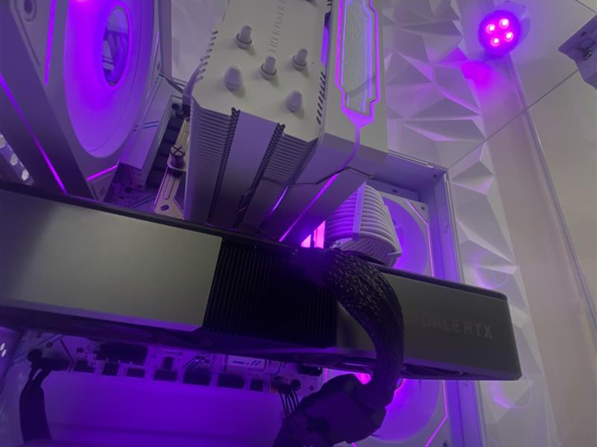 White RGB Gaming PC | Ryzen 7 5800X | RTX 3070 8GB | 32GB RGB RAM | 1TB M.2 SSD | WI-FI