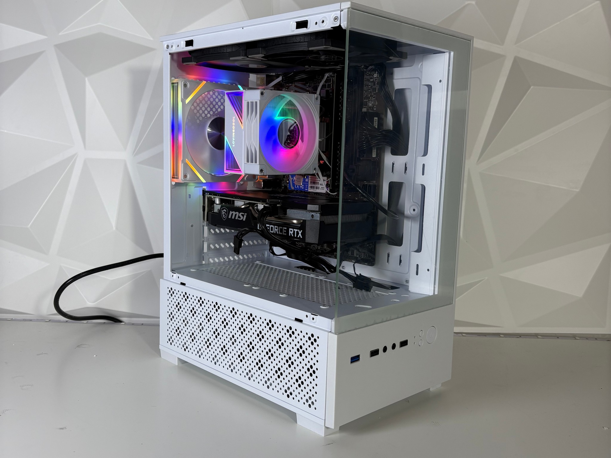 SFF Gaming PC - RTX 3050 8GB / Intel Core i5 10400F/ 16GB DDR4