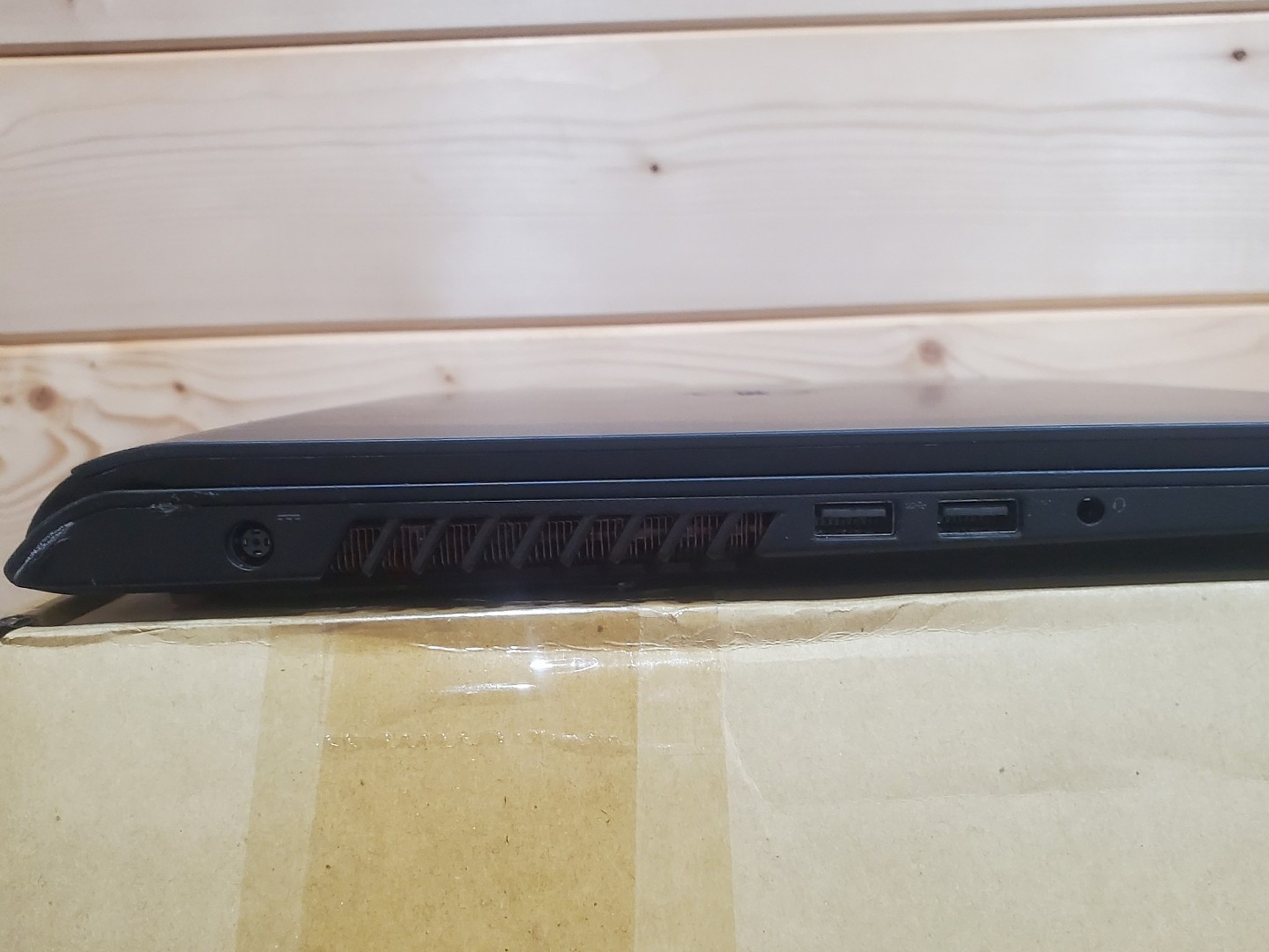 Dell Gaming Laptop: GTX 960M 4GB + i5 6300 + 8GB RAM + 256GB SSD + Refurbished (Red and Black)