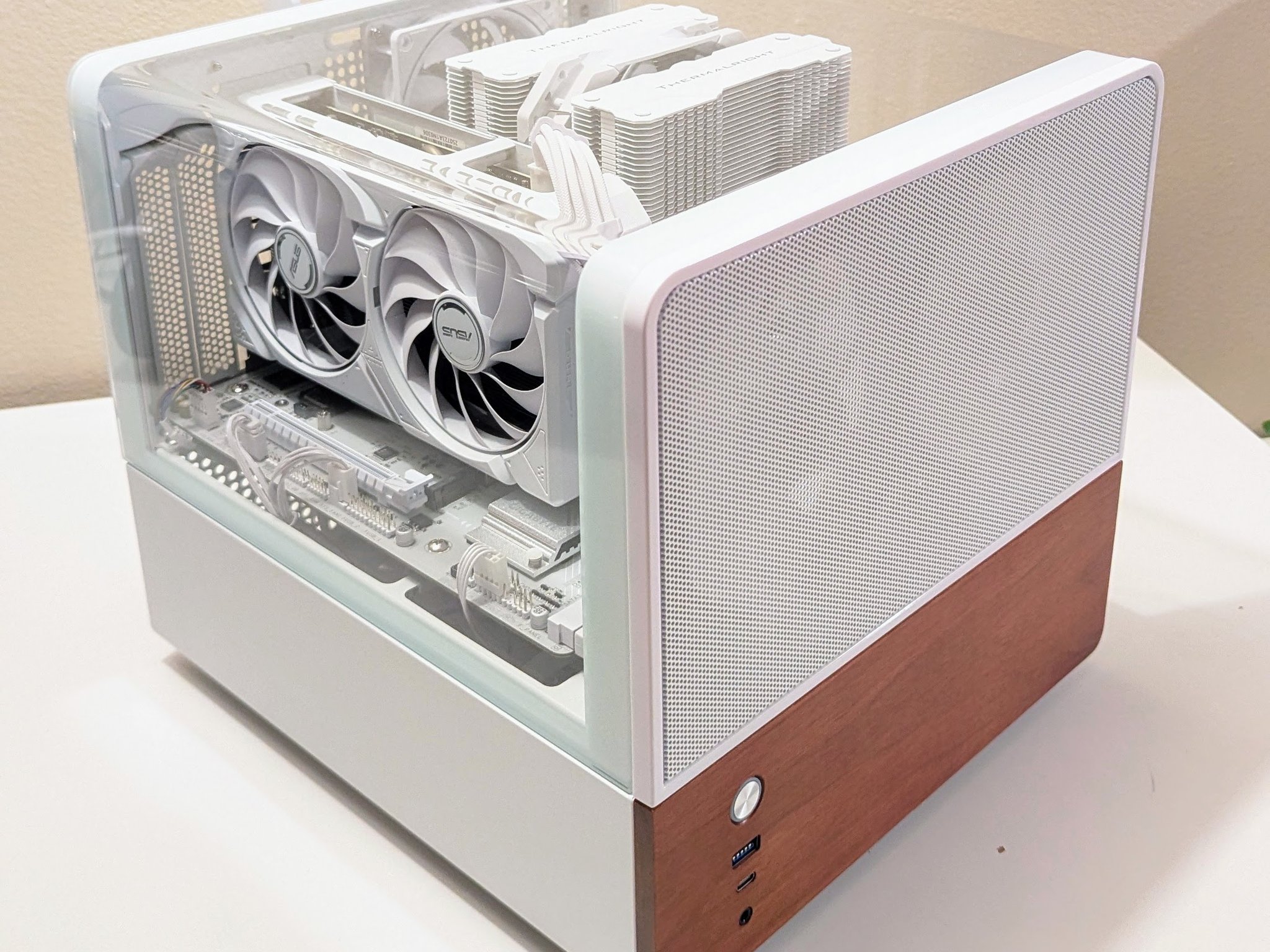 "Arctic Modern" - Minimalist Whiteout Build- 9060XT 16GB| Ryzen 7600X| 32GB DDR5|...