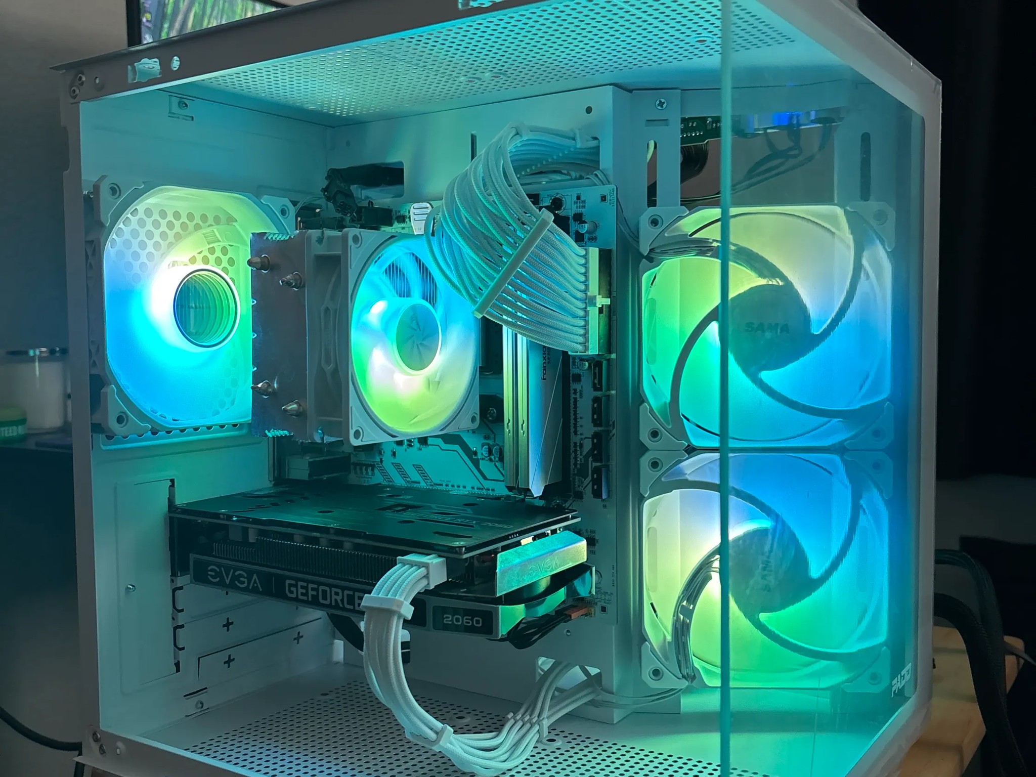 RYZEN 5 5500 | RTX 2060 | 16GB DDR4 |