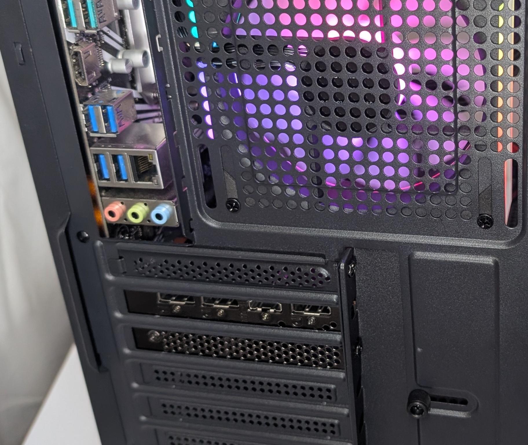 RX 6000 XT | I7 9700 | 16GB DDR4 | 650W | 500GB NVME