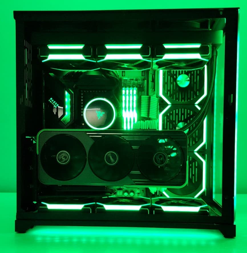 Limited Edition ALL RAZER/Lian Li Powerhouse PC!!!  5800X3D - 6950XT - 32GB - 2TB