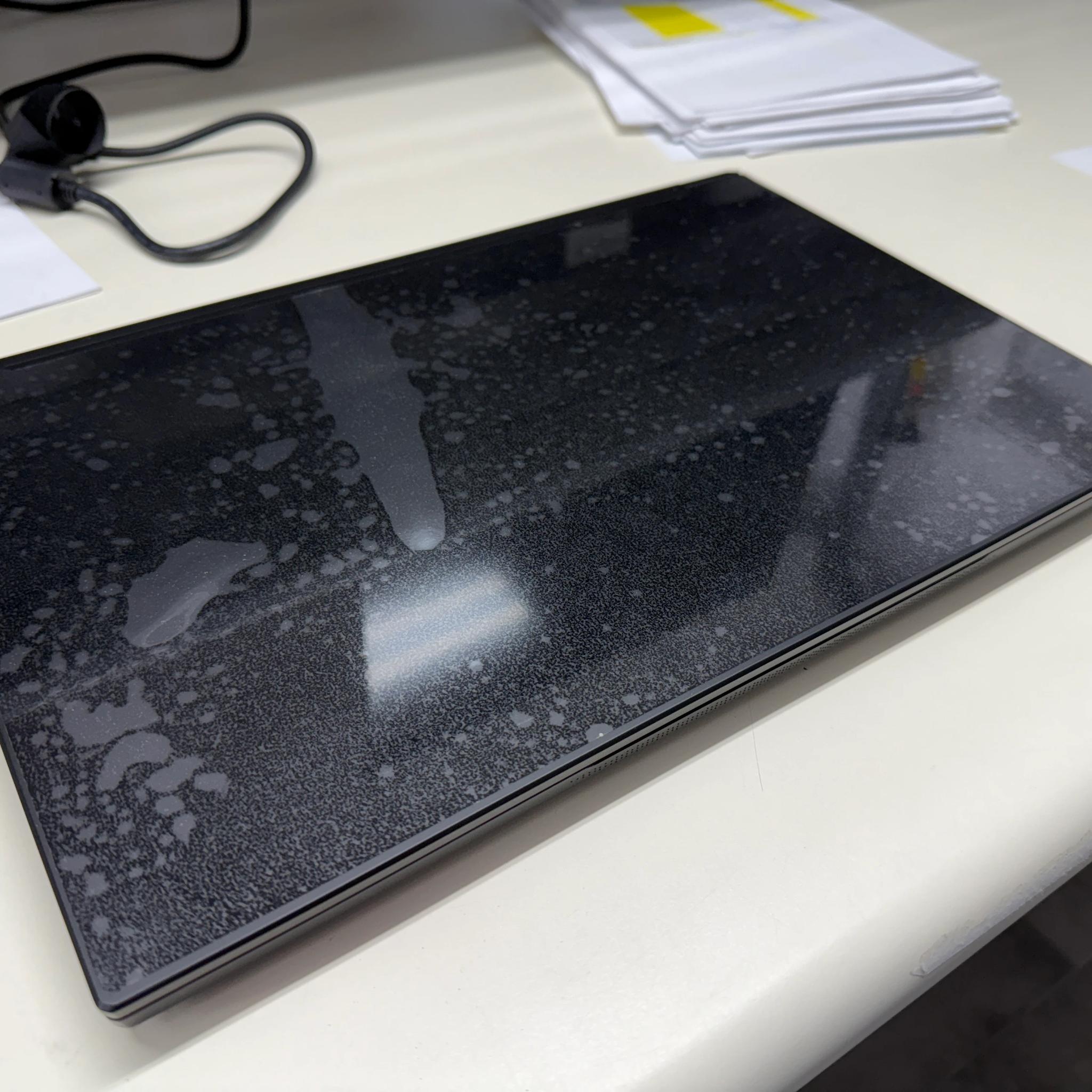 Eluktronics Max-17, i7-9750H, GTX 1660Ti, 16GB RAM, 1TB SSD, 144HZ