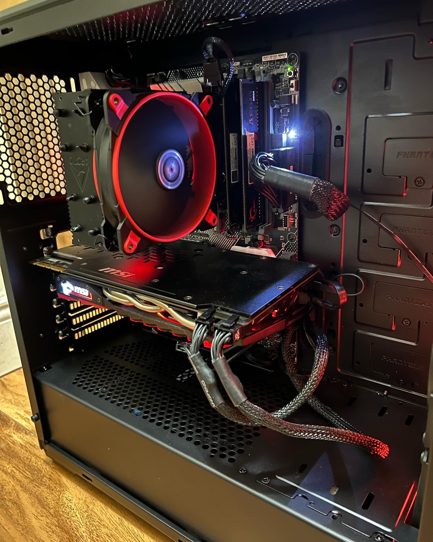 Red Liner (GTX 1070 + I5 9600KF)