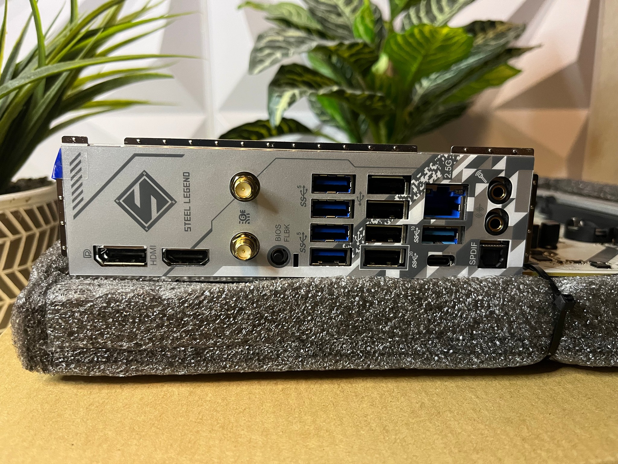 ASRock B650 Steel Legend WiFi AMD Socket AM5 Ryzen™ 8000 and 7000 Series Processors