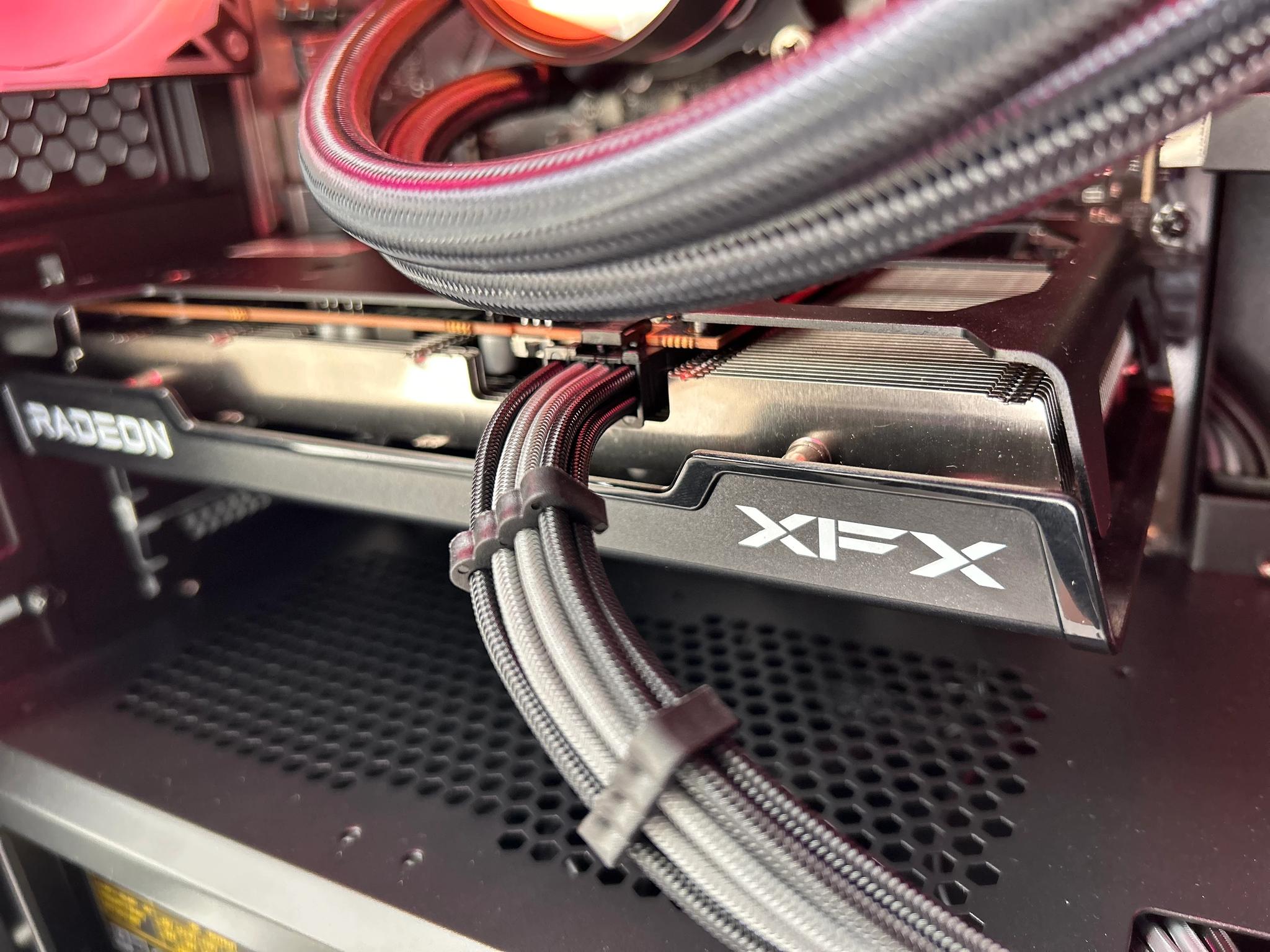 Compact RGB Gaming PC | RX 6600 // i5 10400f