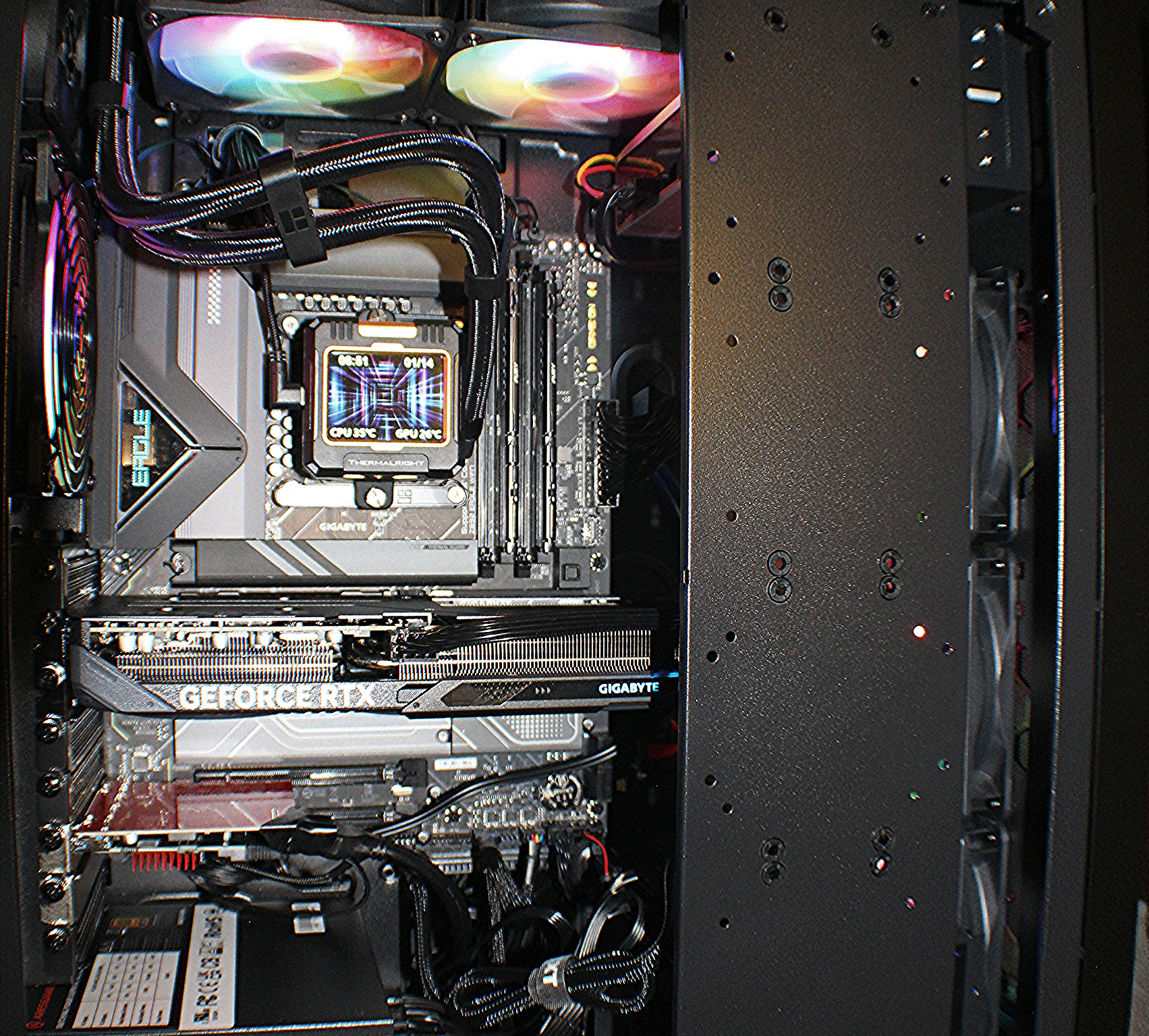 Gigabyte Z890 Eagle / Intel Ultra 7 / RTX 5060ti 16GB