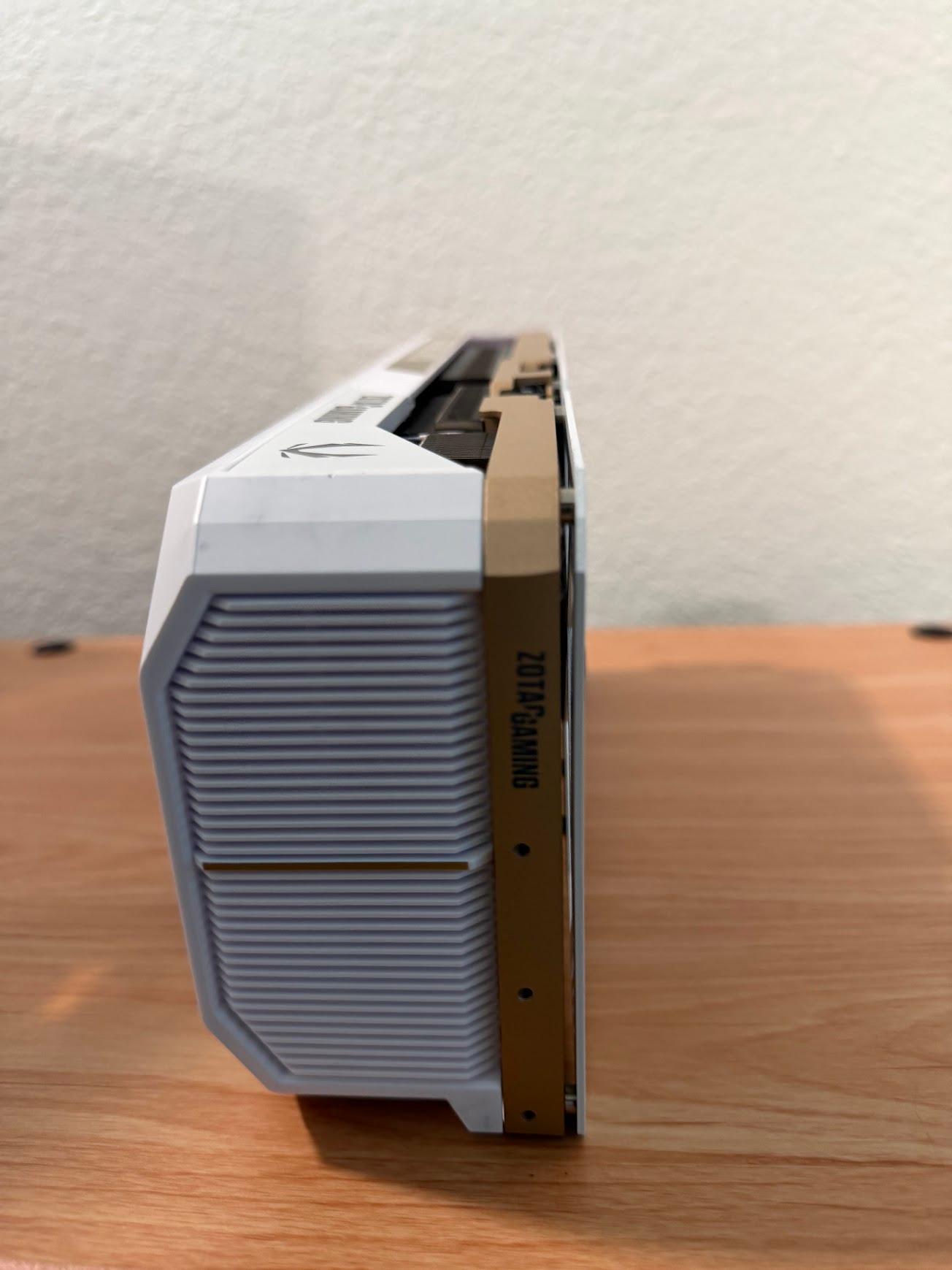 ZOTAC GAMING GeForce RTX 5080 SOLID OC White Edition