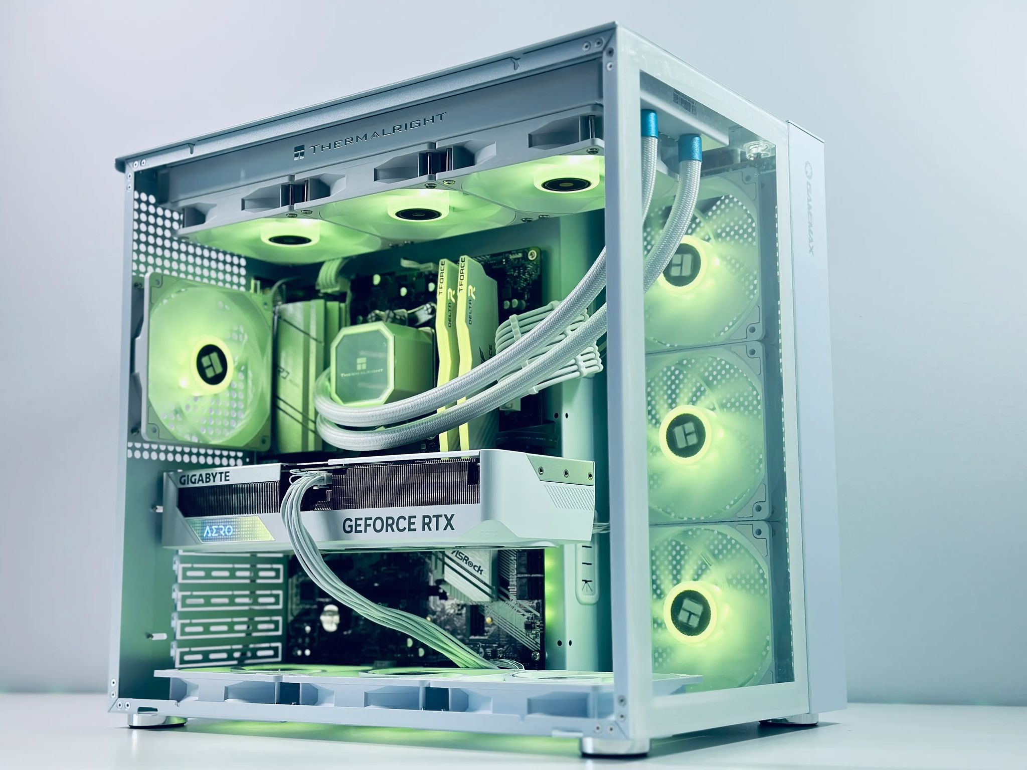 🧊Frozen 🧊Gaming PC❄️Nvidia RTX 4070 12GB❄️Intel 12600KF 10-core❄️32GB DDR4❄️1TB NVME