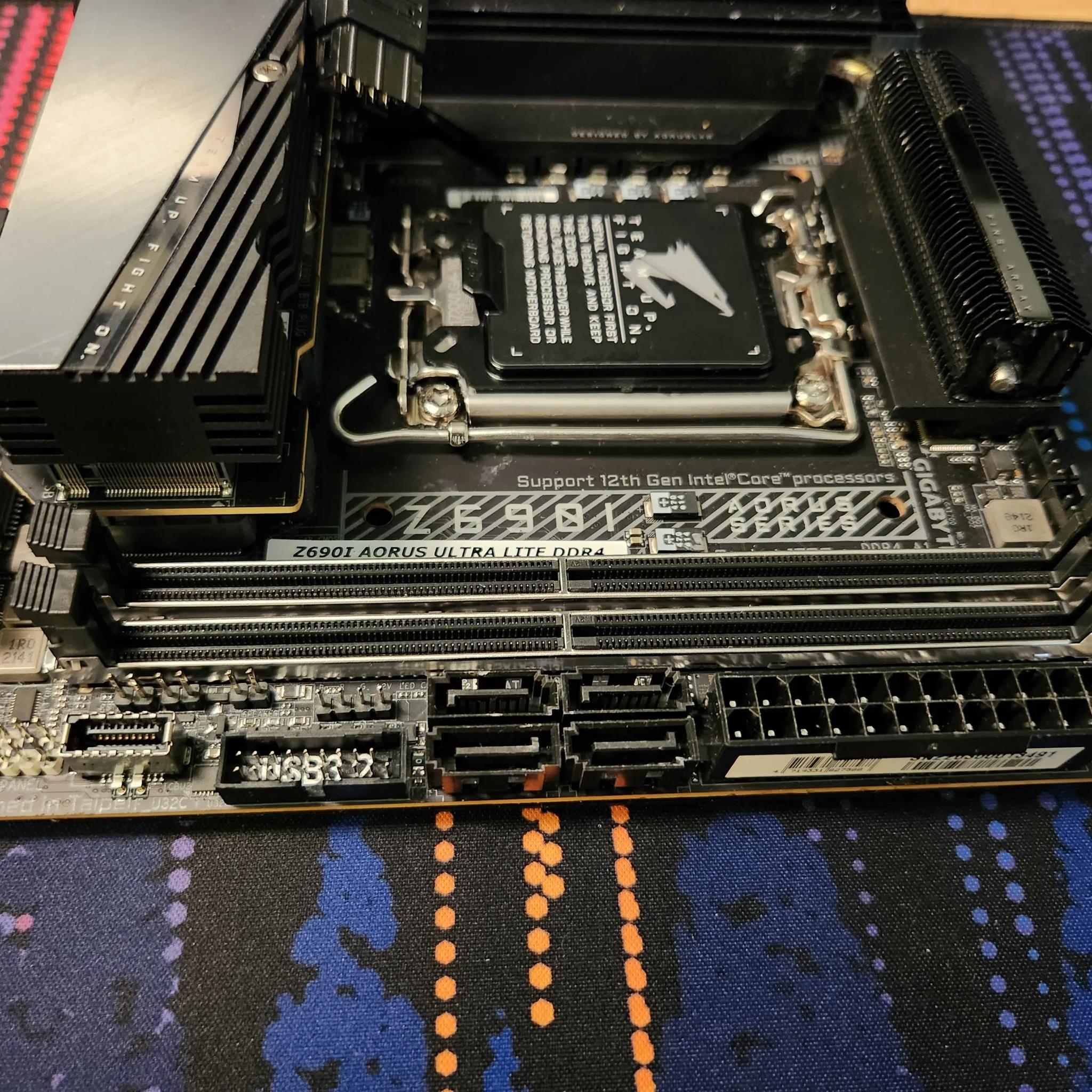 Gigabyte Z690I AORUS Ultra Lite DDR4 Mini-ITX LGA1700