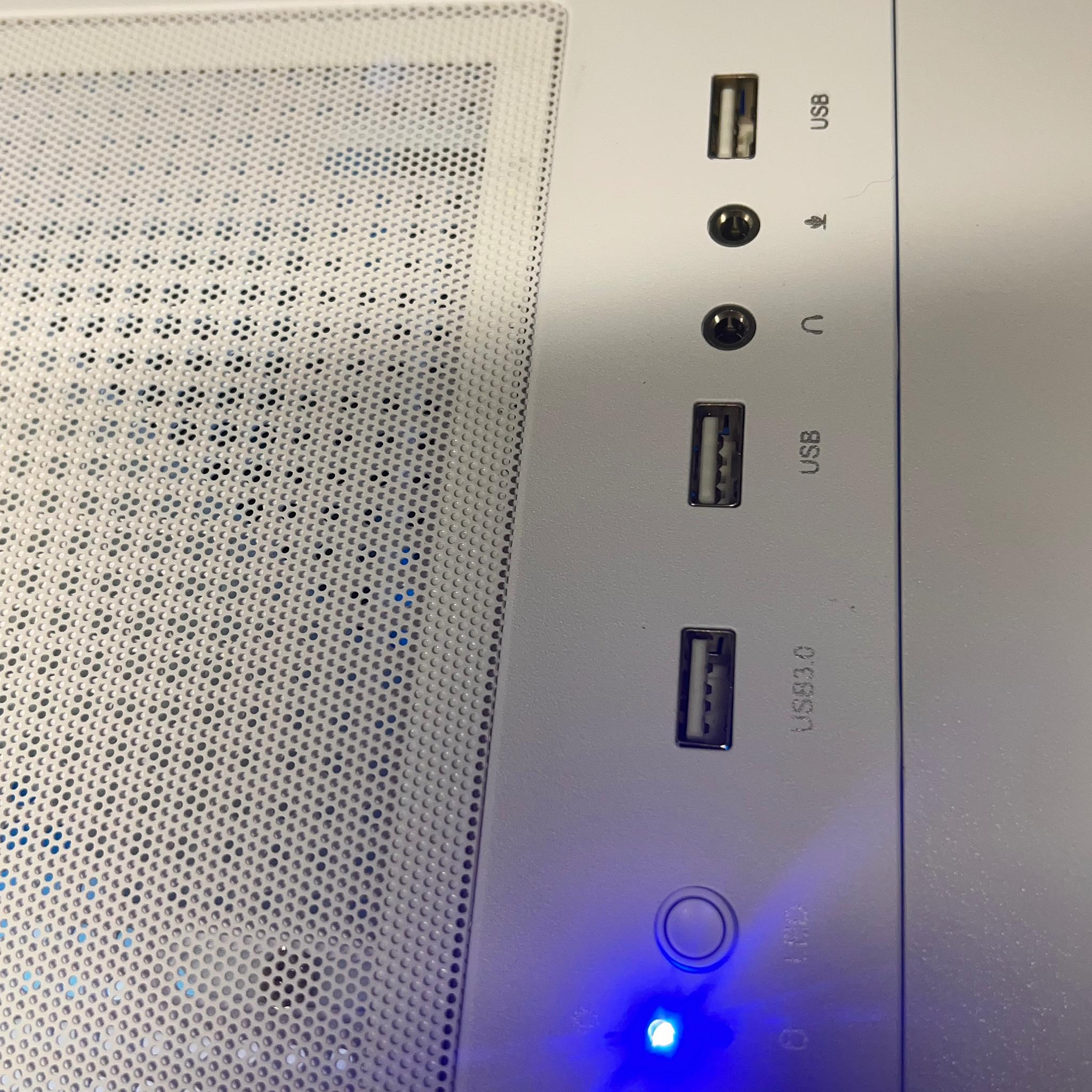Blue ice 1080p esports  2400g with a 5500xt 16g of ram