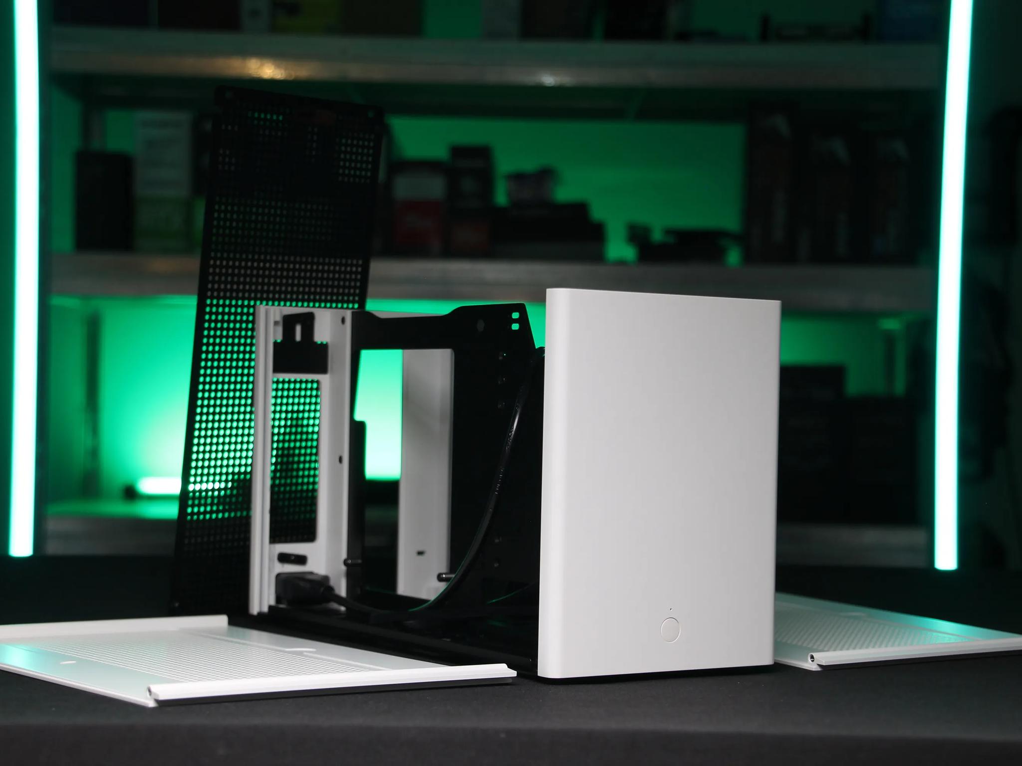 LOUQE GHOST S1 MkIII // ITX PC Case