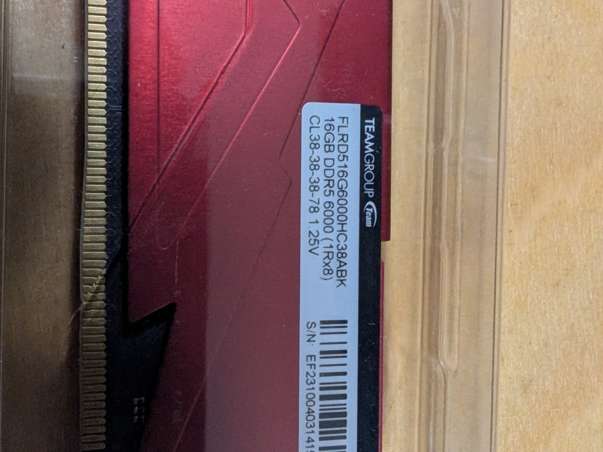 32GB DDR5 6000MTs T-Force Red 2x16GB