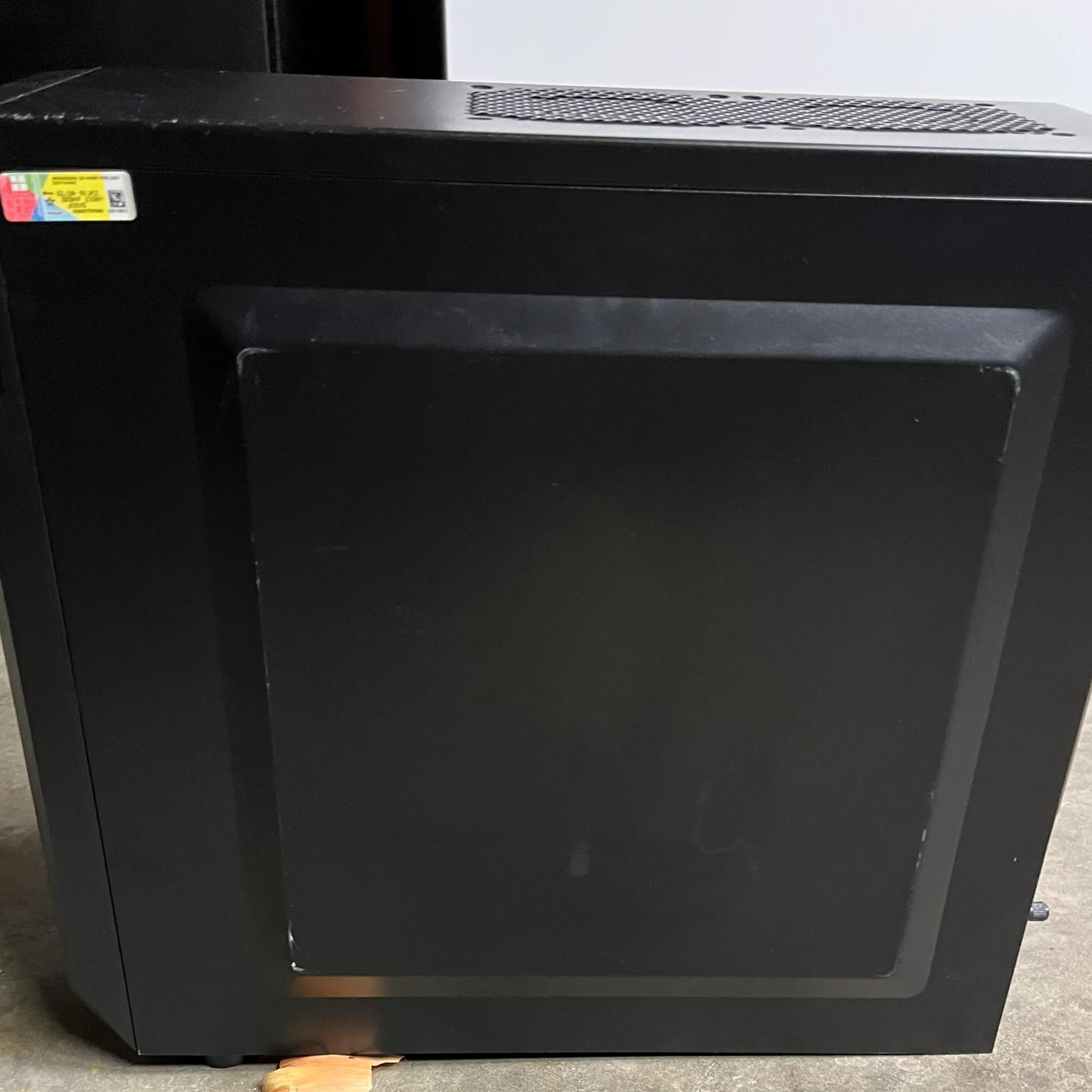 🖥️ Budget Gaming PC – GTX970,i7-4790K, 32GB RAM, 256GB SSD+1TB HDD Fast & Powerful (Minor Case Wear)