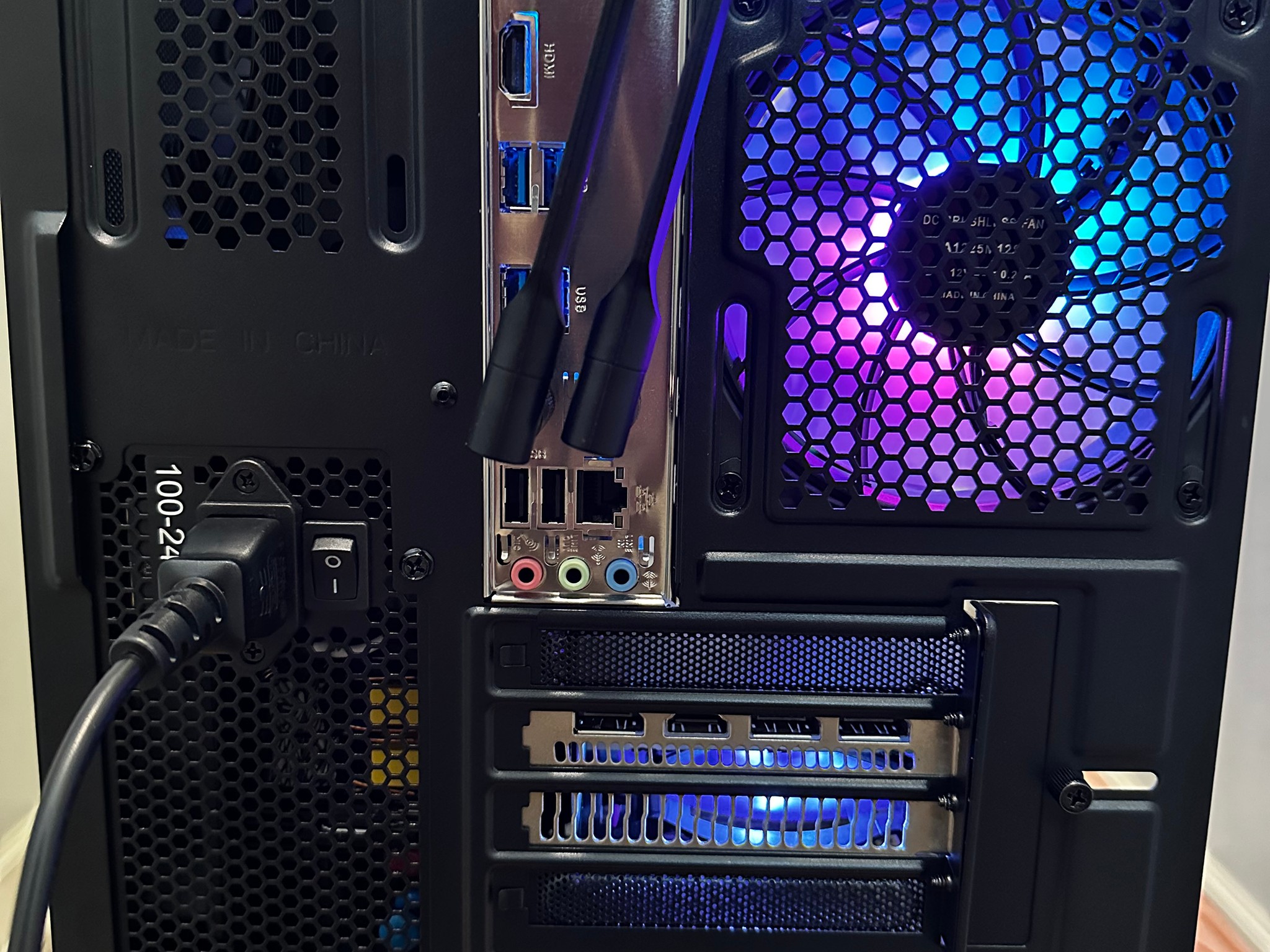 ✔️🐼| RX 6700 XT 12gb, Ryzen 5 4500, 32gb Ram, 1tb SSD, WiFi Equipped, ARGB Gaming/Streaming PC!