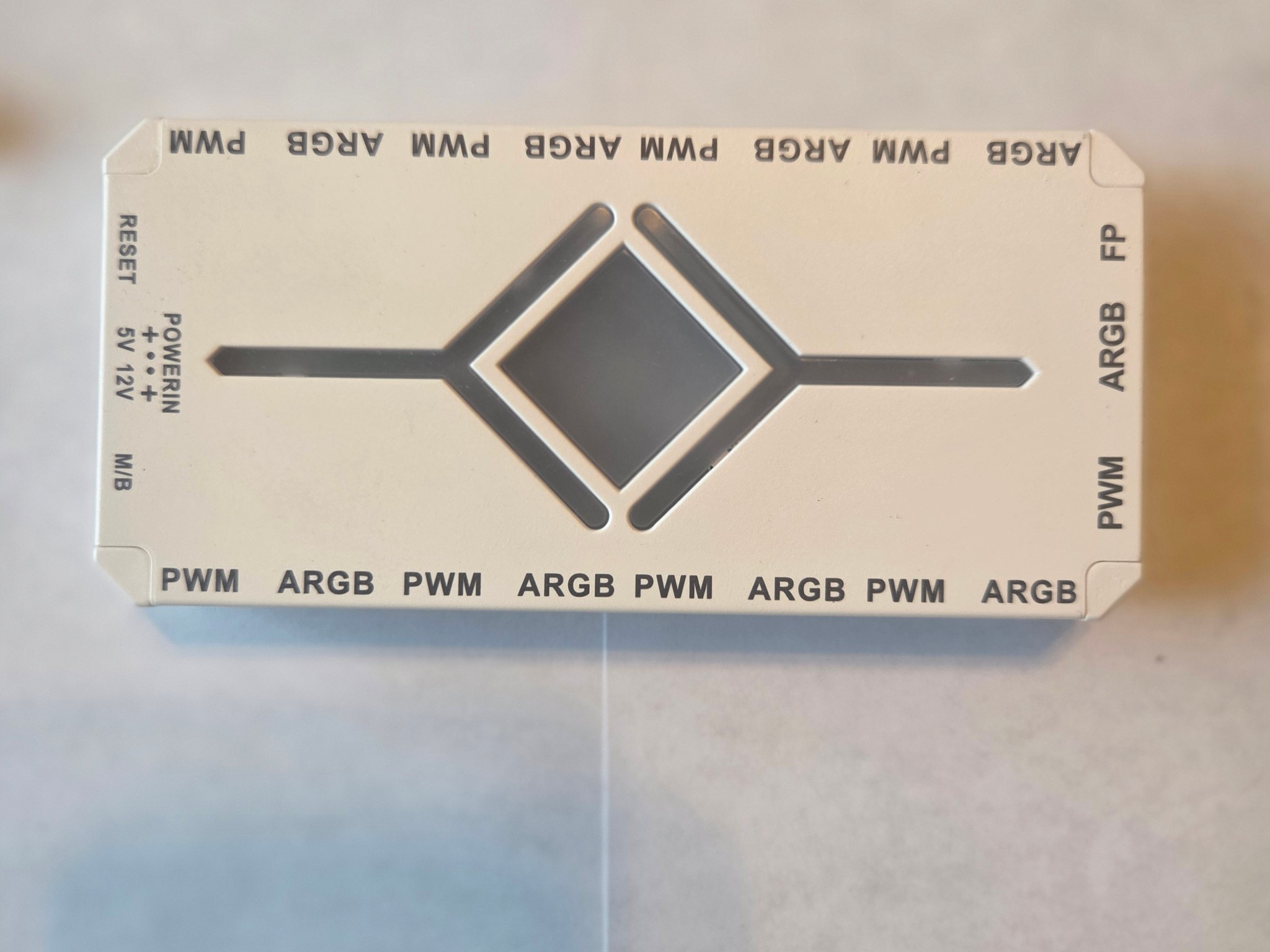 WHITE ARGB Fan PWM Controller Hub Splitter with Remote 4PIN 9 ports
