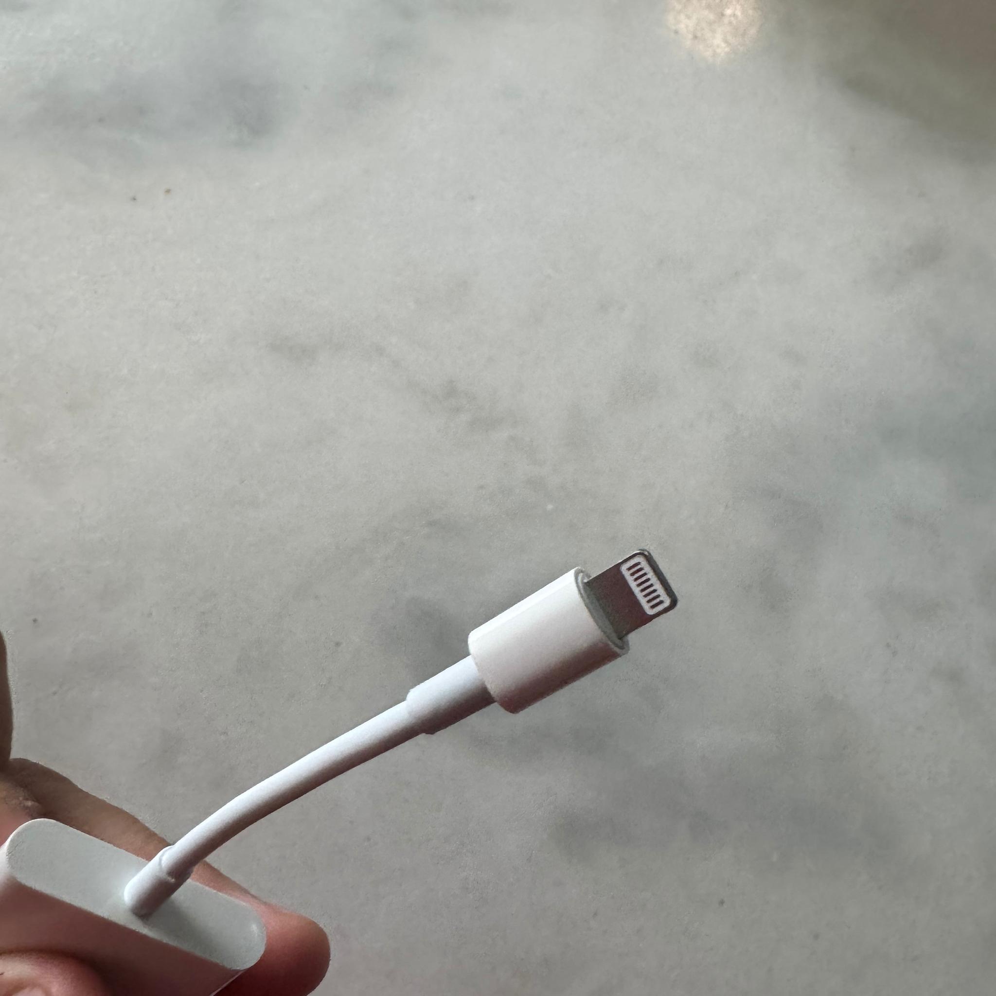 Lightning to HDMI adapter