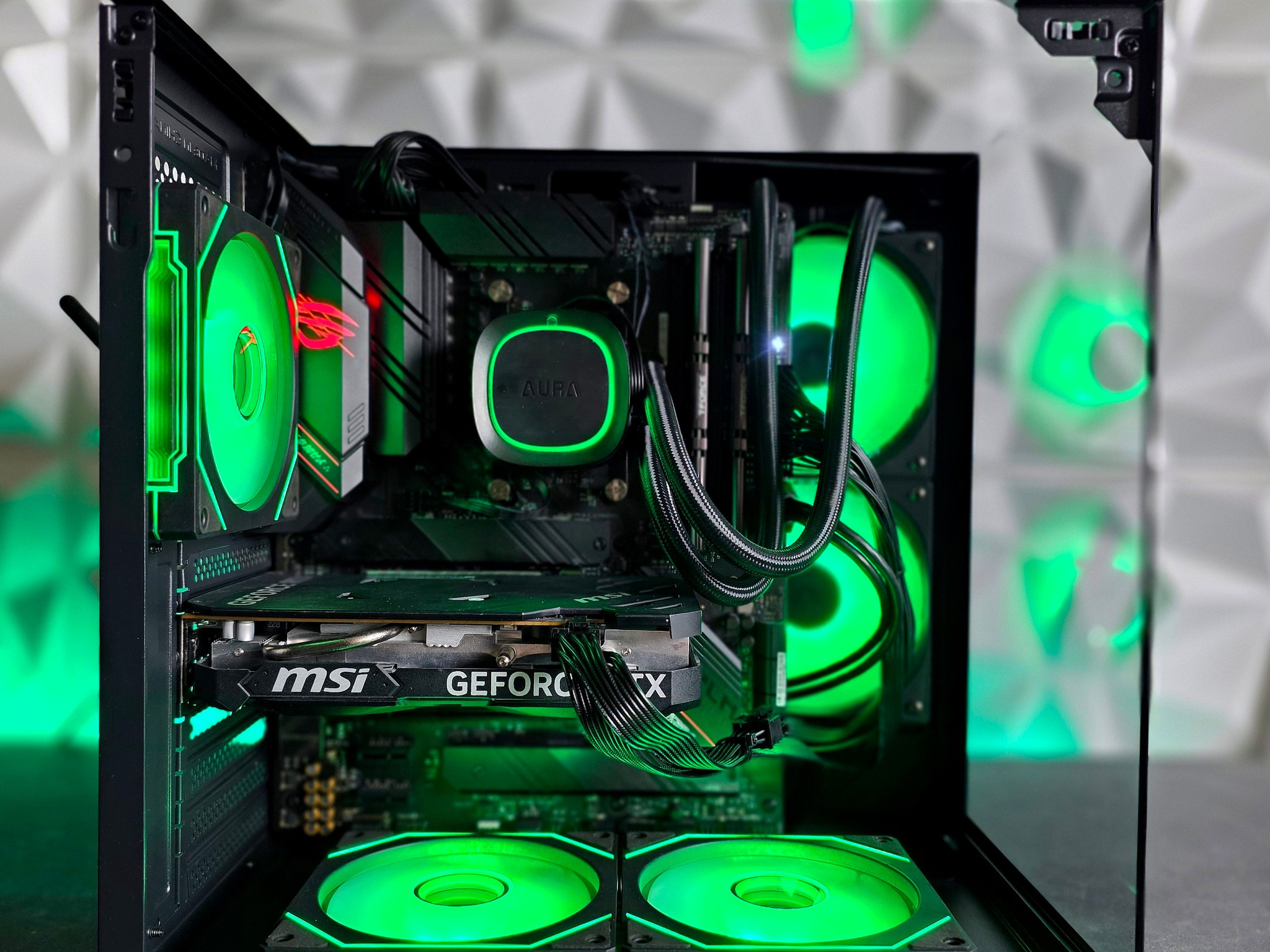 Nvidia RTX 4060 8 GB | Ryzen 5 5600X 6-Core CPU | 16 GB Ram | 1 TB SSD