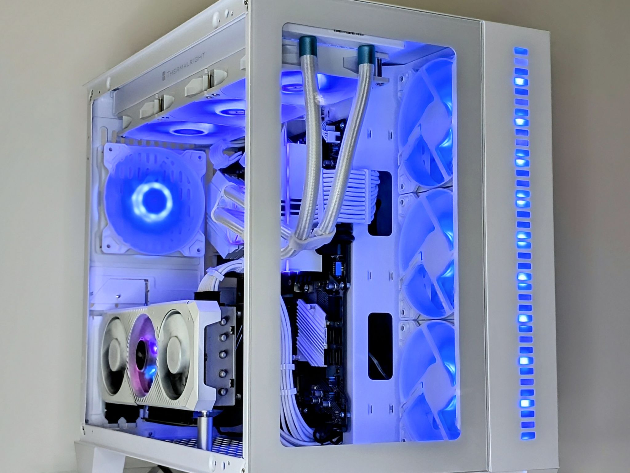 🤍 Liquid Cooled💧⚪️I5-10th GEN/Z490-A PRO🚀⚪️RX 5700XT⚪️1TB NVMe⚪️16GB RAM⚪️Windows 11 Pro