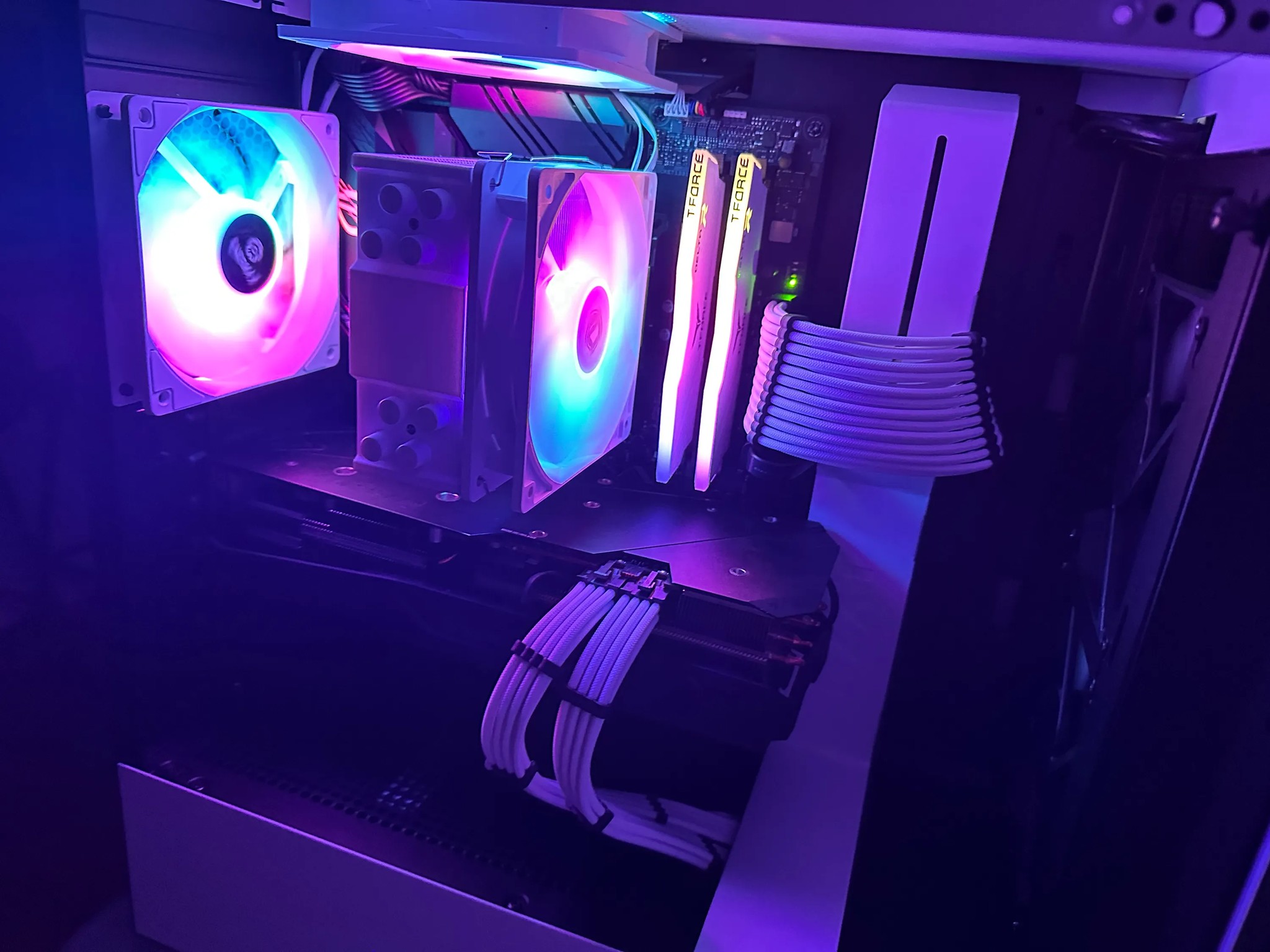 BUDGET Gaming PC (Ryzen 7 2700x, Aorus 5700xt, 16gb DDR4)