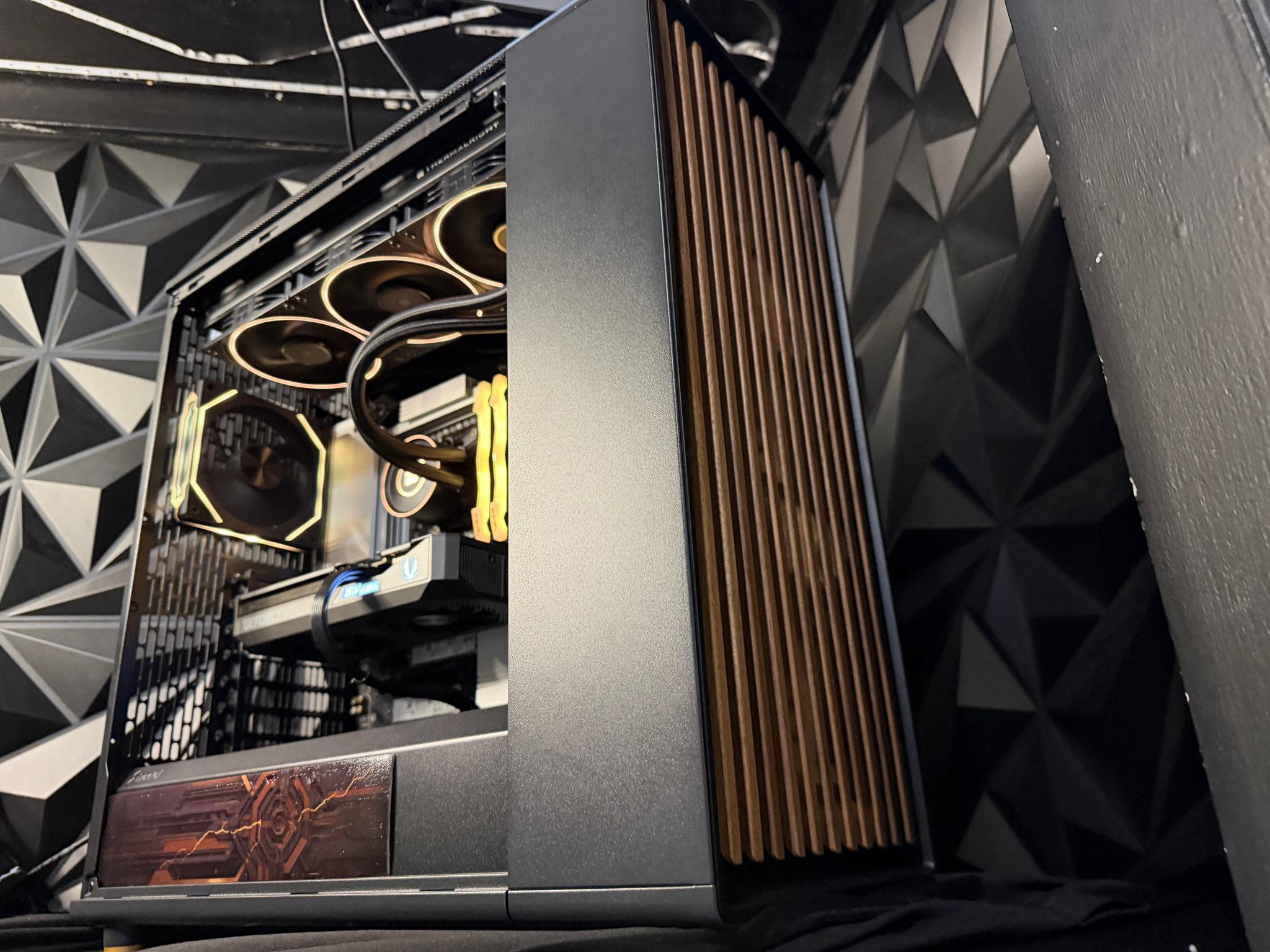 🪵⚙️ IRON WOOD ⚙️🪵 Ryzen 9 9900X| RTX 5070| 32 GB DDR5 8000Mhz|4.5 TB NVMe| 850W Gold PSU