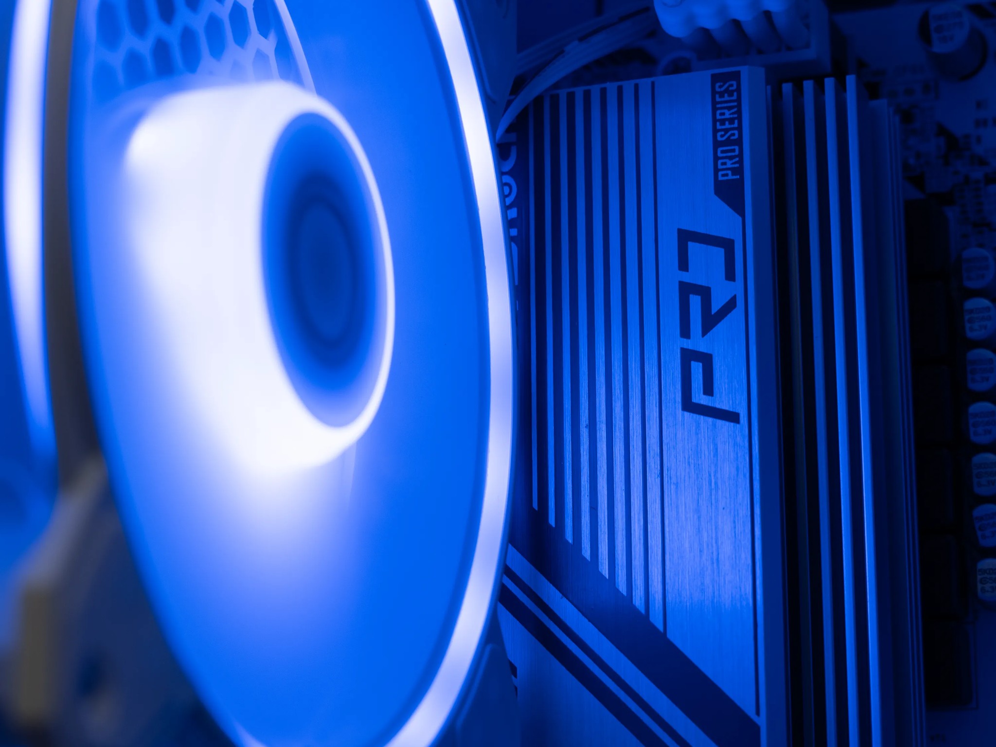 ❄️ Frost ❄️  AMD RX 6600 / AMD R5 4500 / 1TB NVME / 32GB DDR4 Ram / Air Cooler / Windows 11 Pro