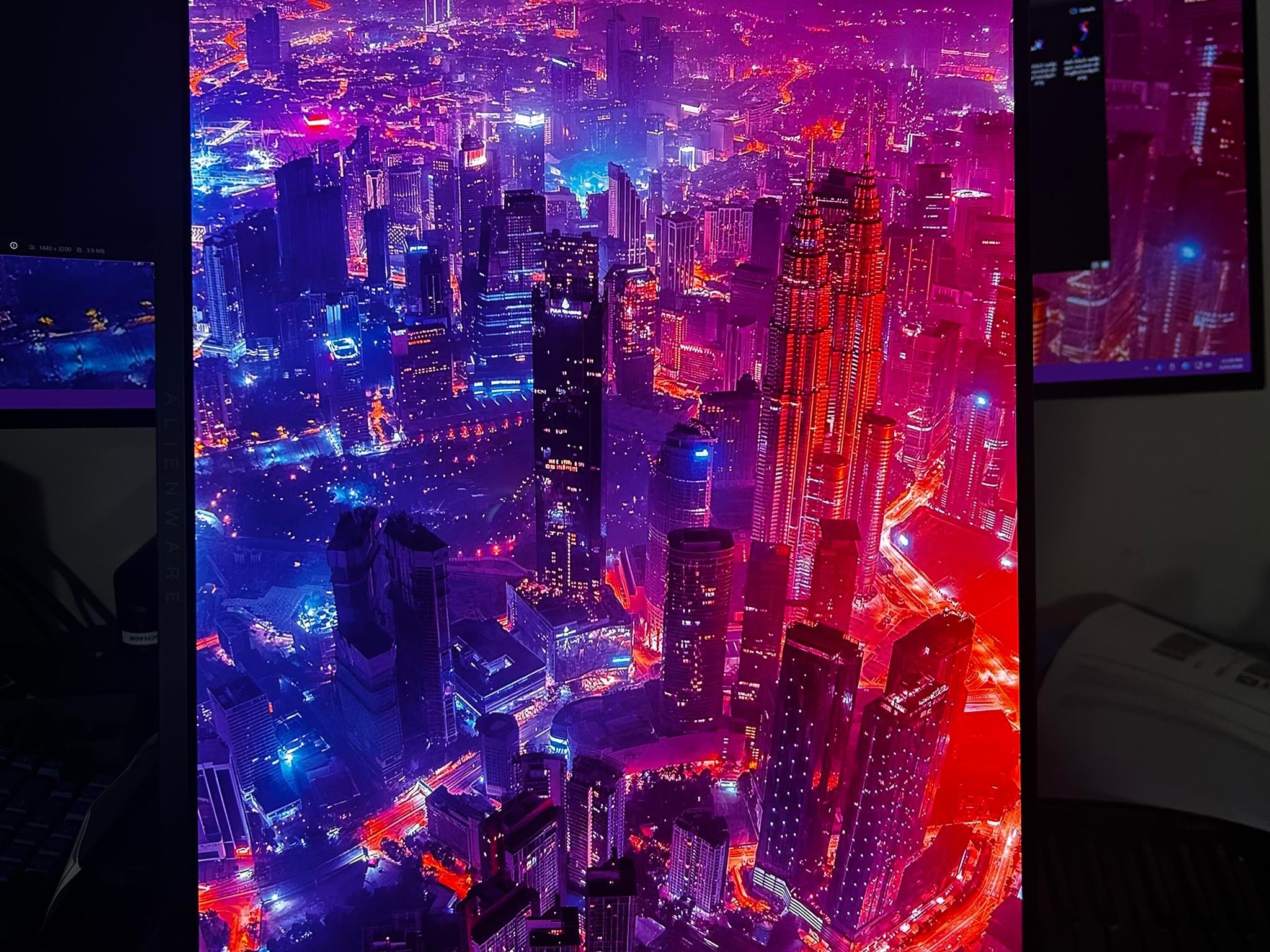 Alienware QD-OLED 27" 4K UHD (3840 x 2160) 240Hz Gaming Monitor (AW2725Q)