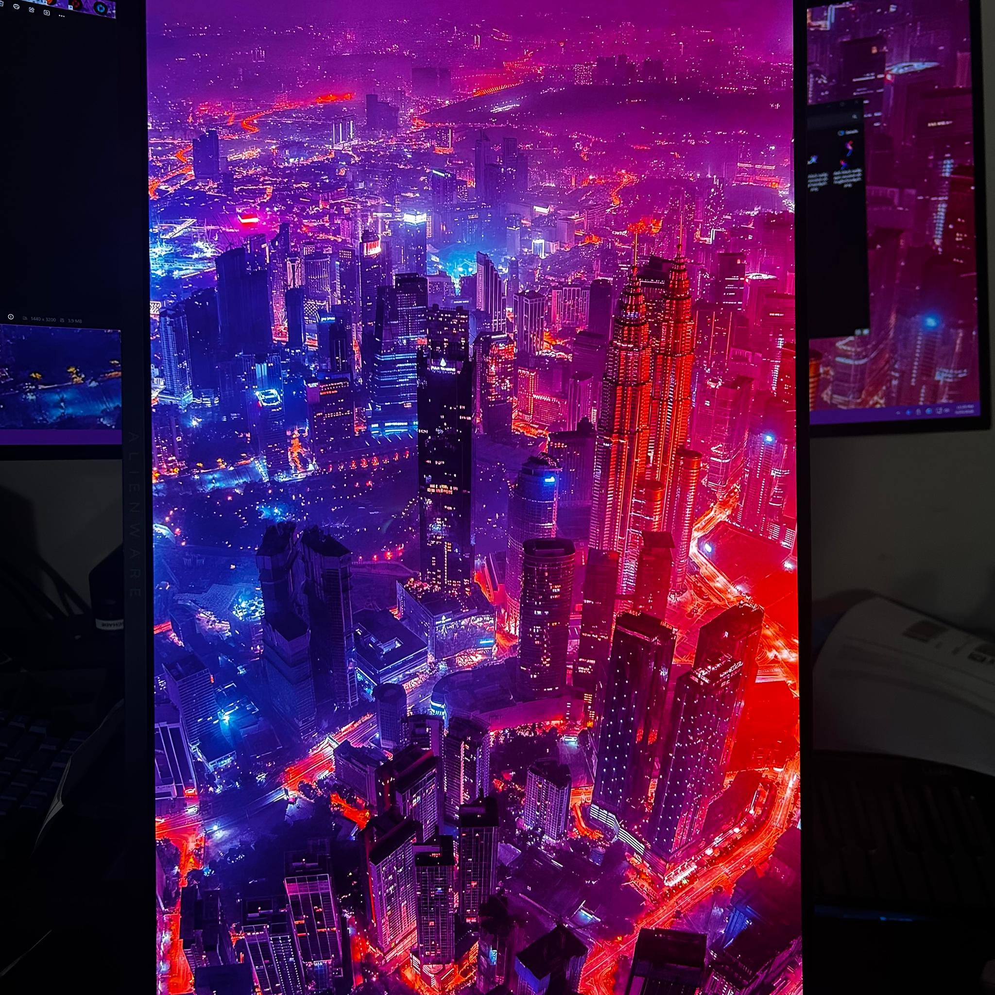 Alienware QD-OLED 27" 4K UHD (3840 x 2160) 240Hz Gaming Monitor (AW2725Q)