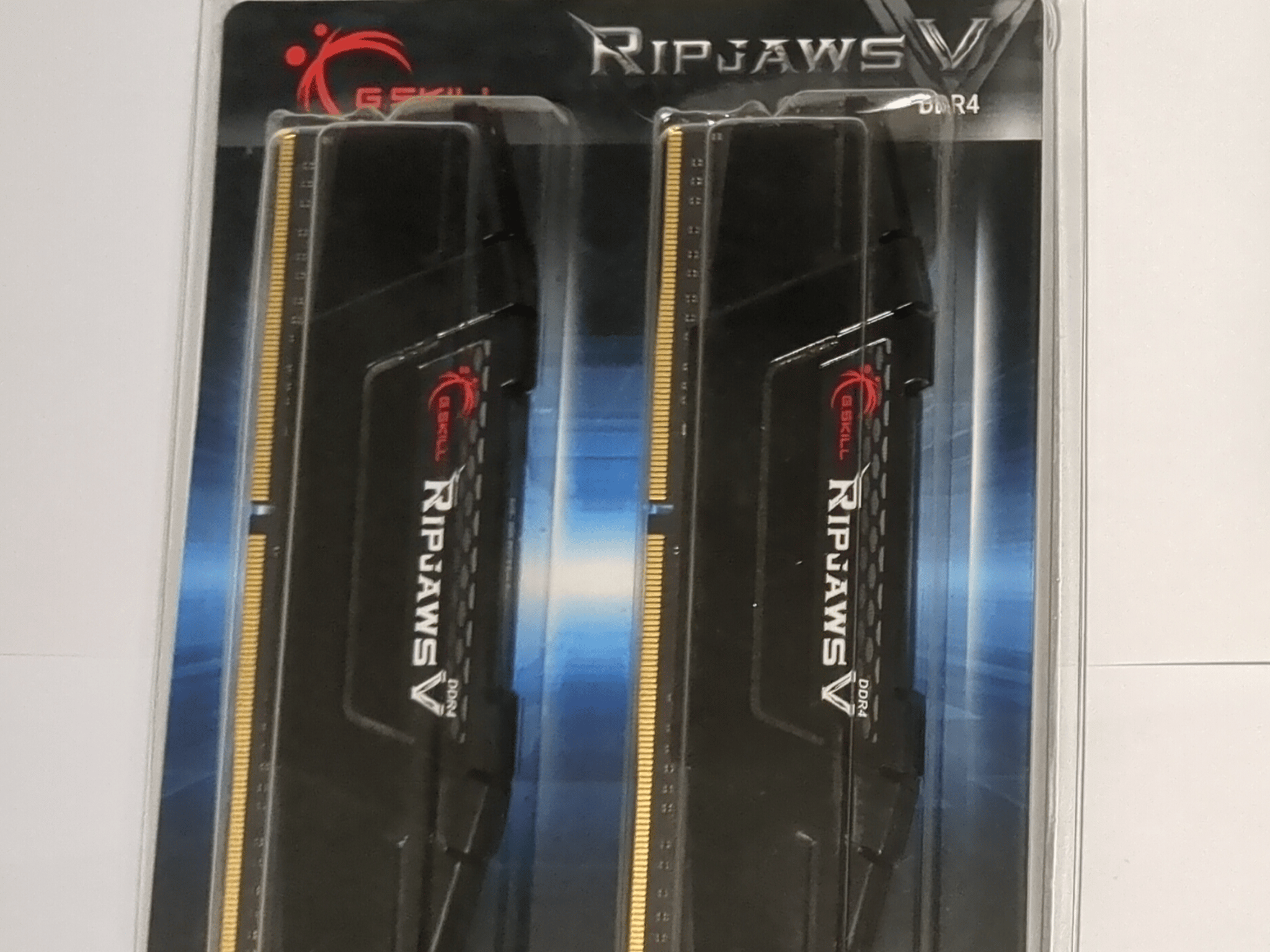 G.Skill RipjawsV DDR4-3200 16GB (2x8) CL16