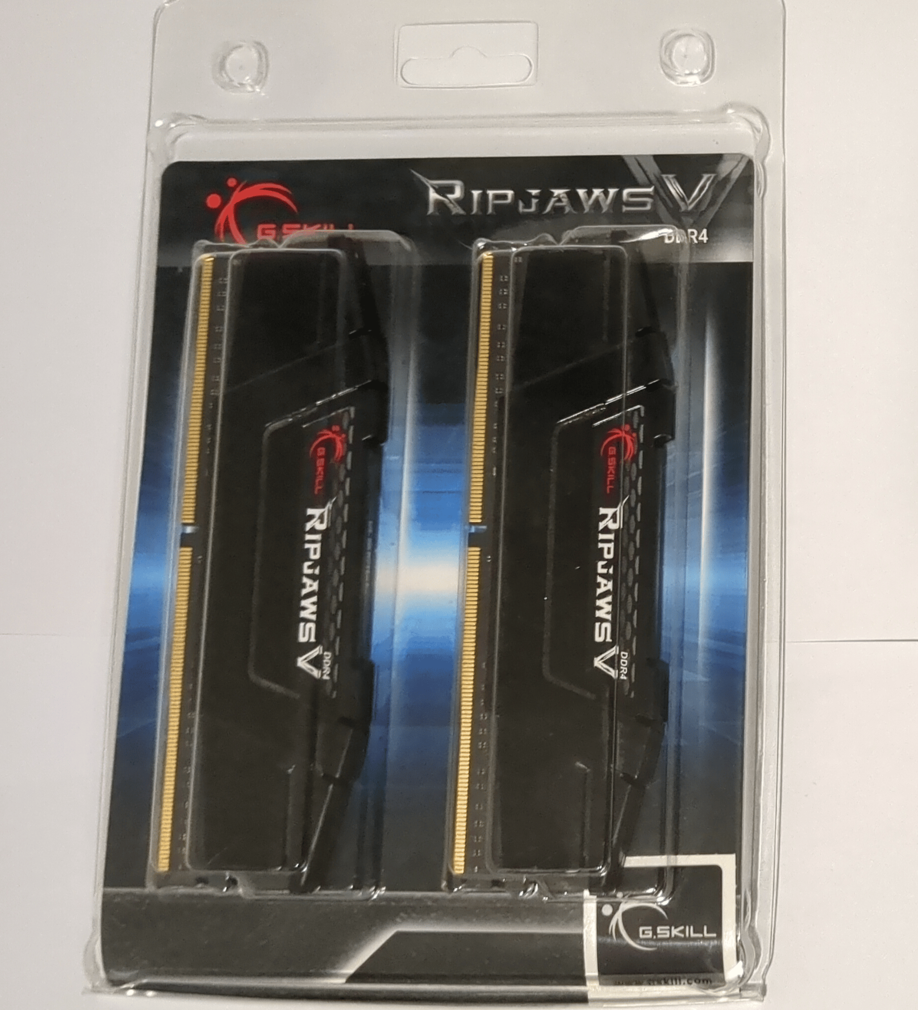 G.Skill RipjawsV DDR4-3200 16GB (2x8) CL16