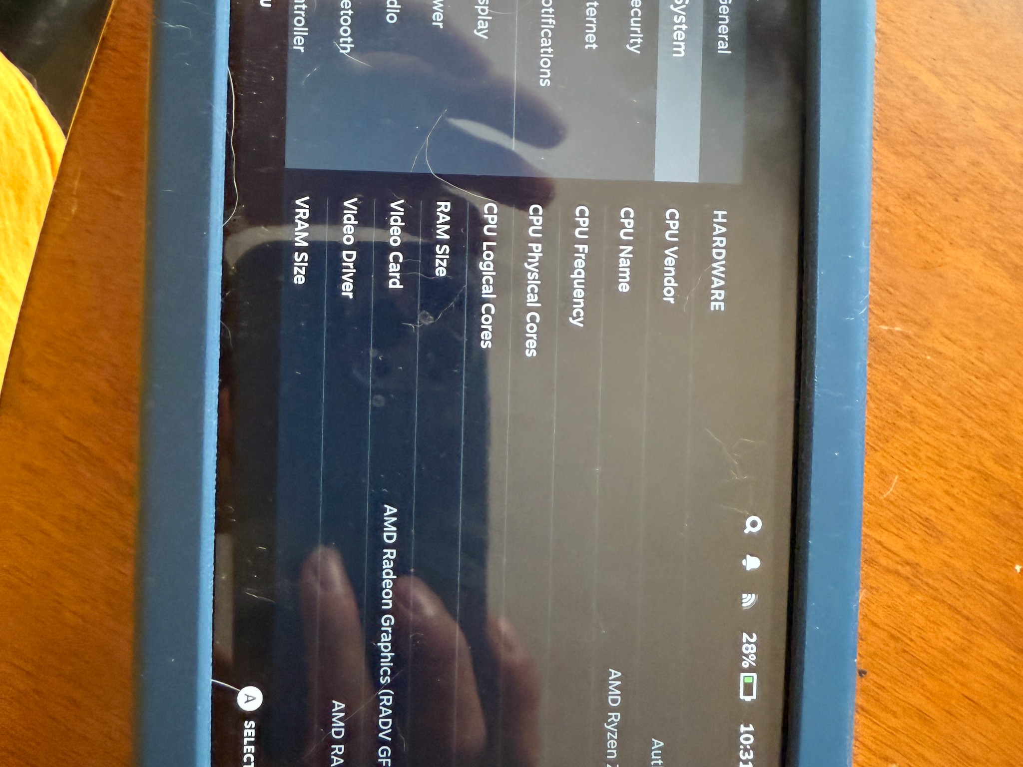 Rog Ally ryzen z1 Extreme 16gb RAM and 2TB ssd
