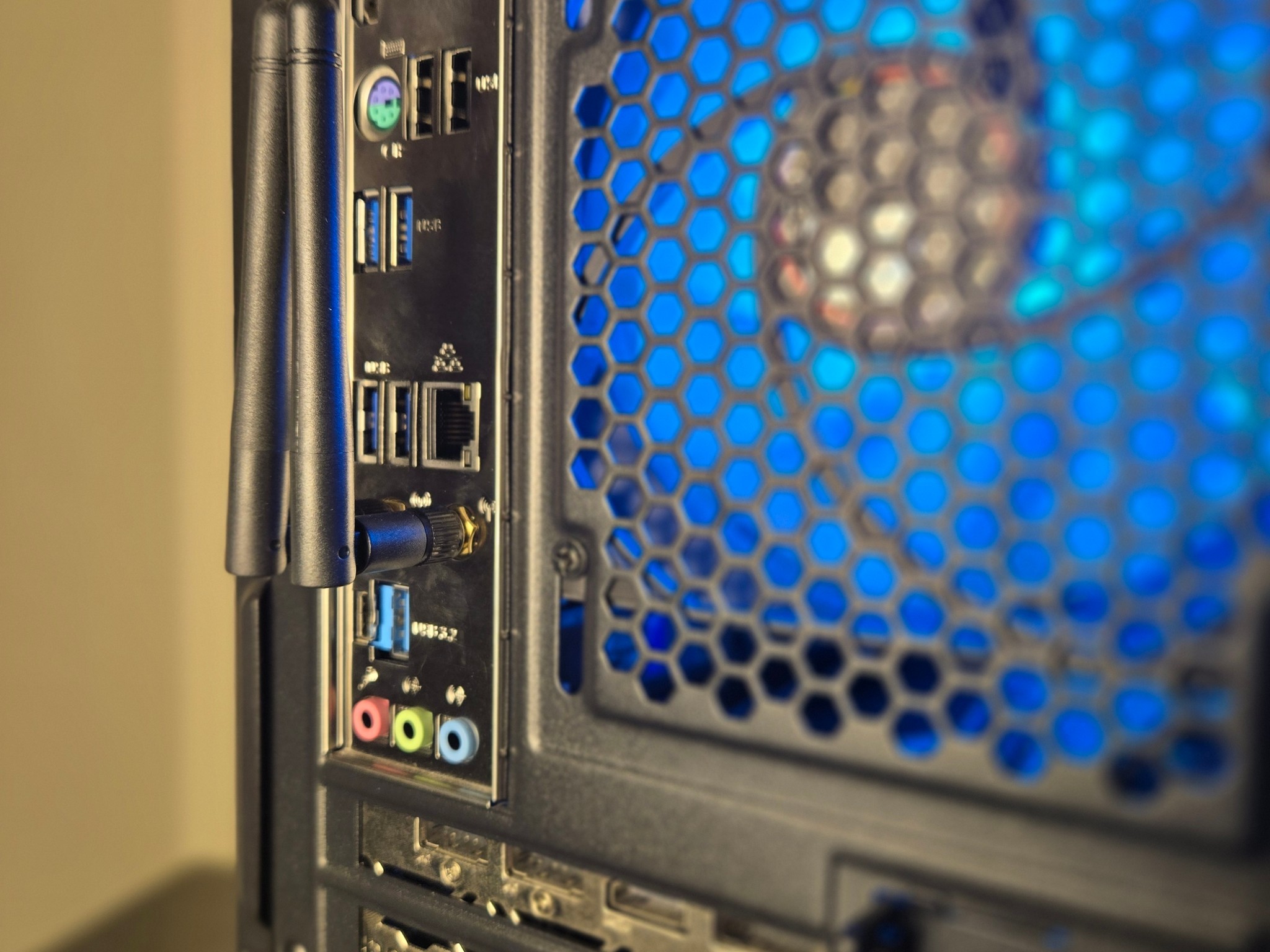 RX 6600 XT | Ryzen 5 5600G | 16gb DDR4 | 512gb Storage👏🏽