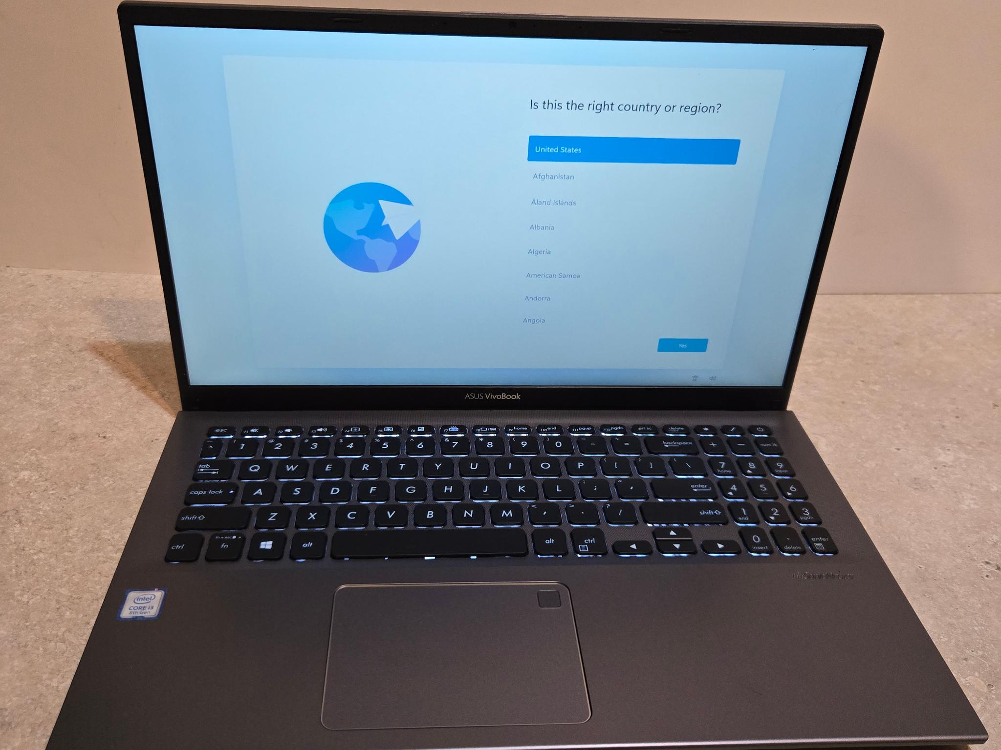 Asus VivoBook 15.6" Laptop - intel i3 - 128gb Storage - Model F512F