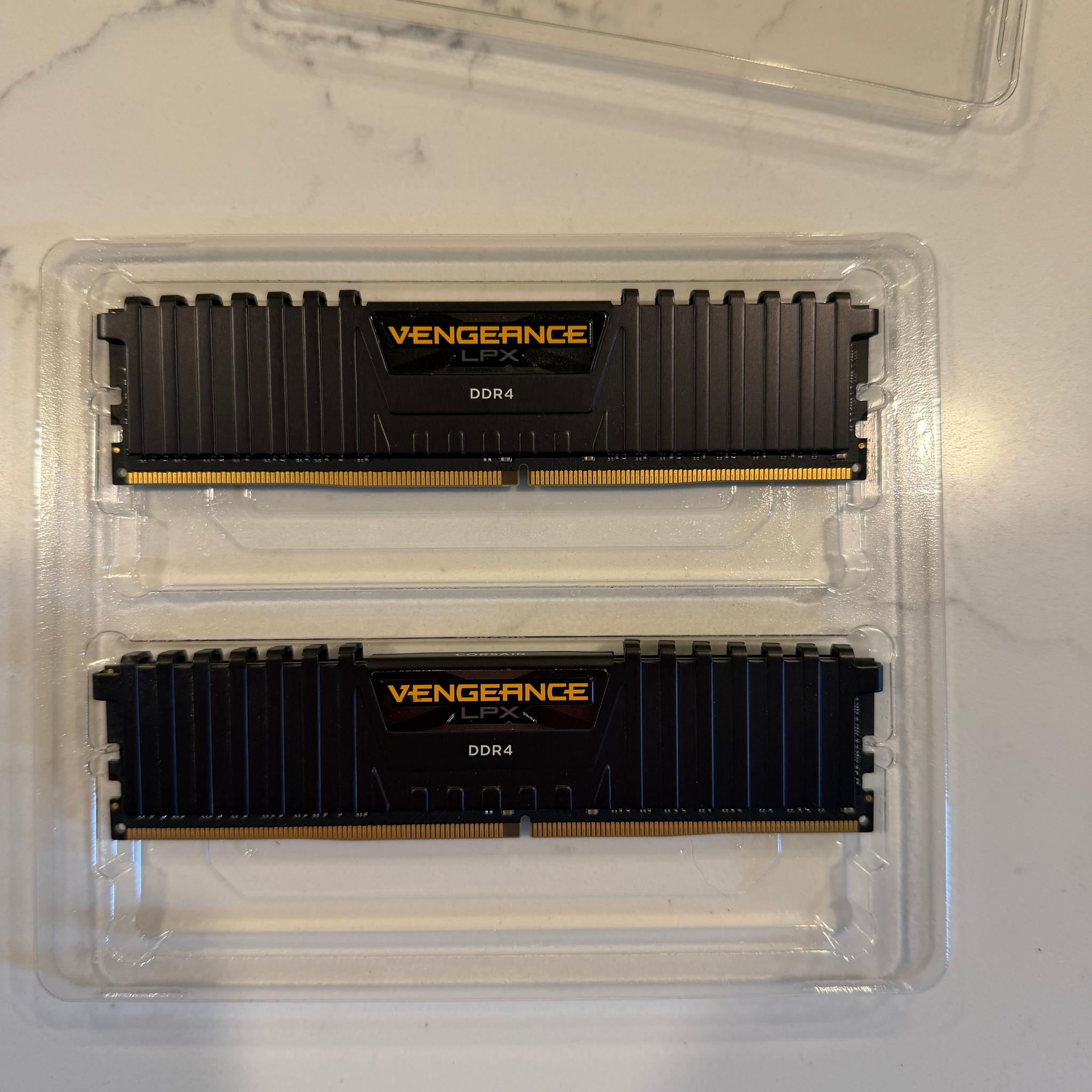 CORSAIR VENGEANCE LPX 32GB (2x16GB) DDR4 3600MHz