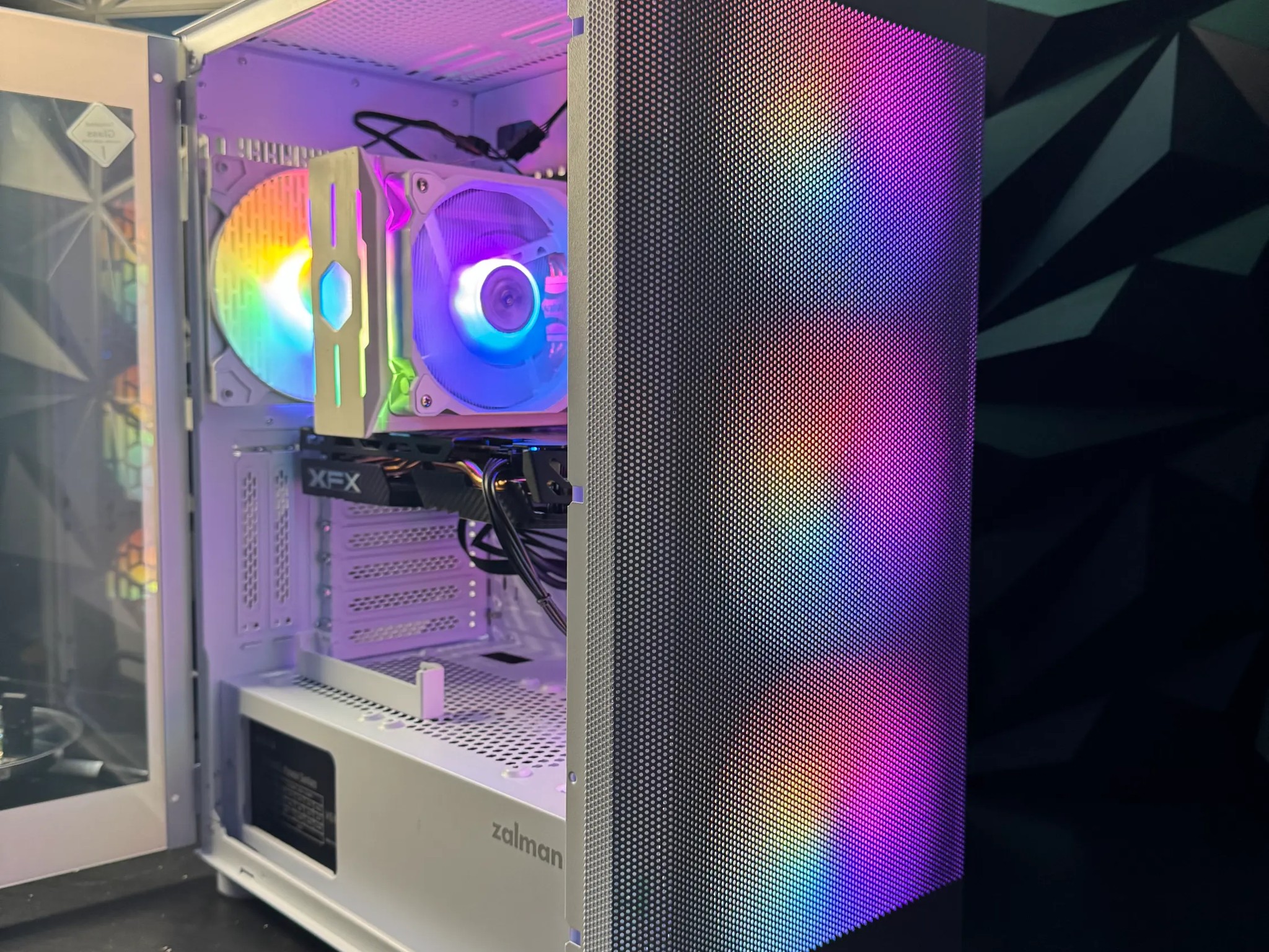 ❄️ White Snow Budget Build ❄️ Xeon 2630  8-core | RX 580 8 GB |32 GB DDR4