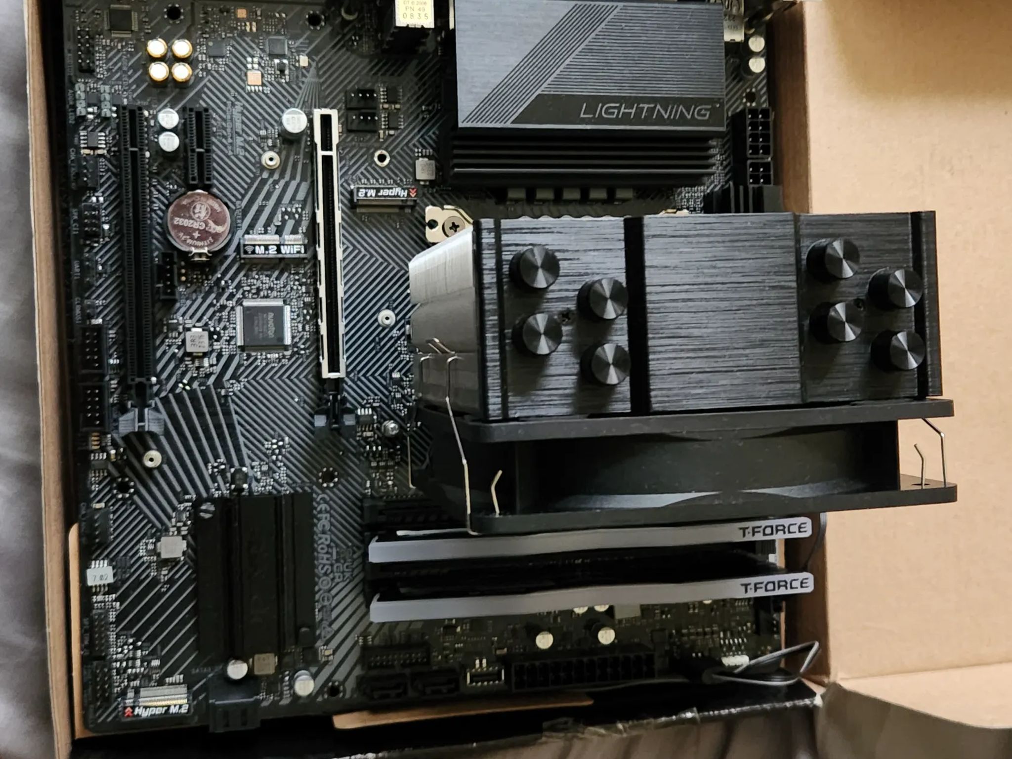 I5-12400F Asrock Z790M PG Lightning/D4 16 GB Teamforce DDR4-3000