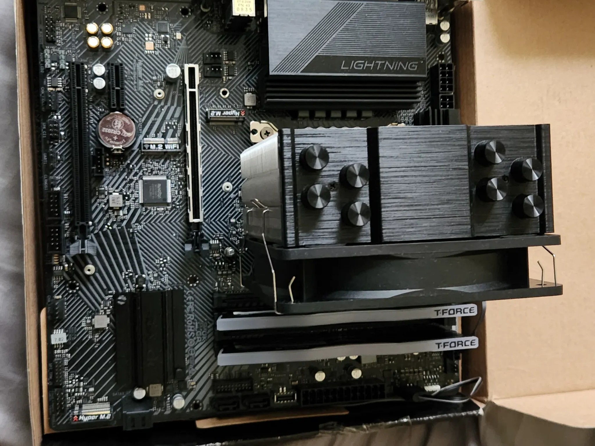 I5-12400F Asrock Z790M PG Lightning/D4 16 GB Teamforce DDR4-3000
