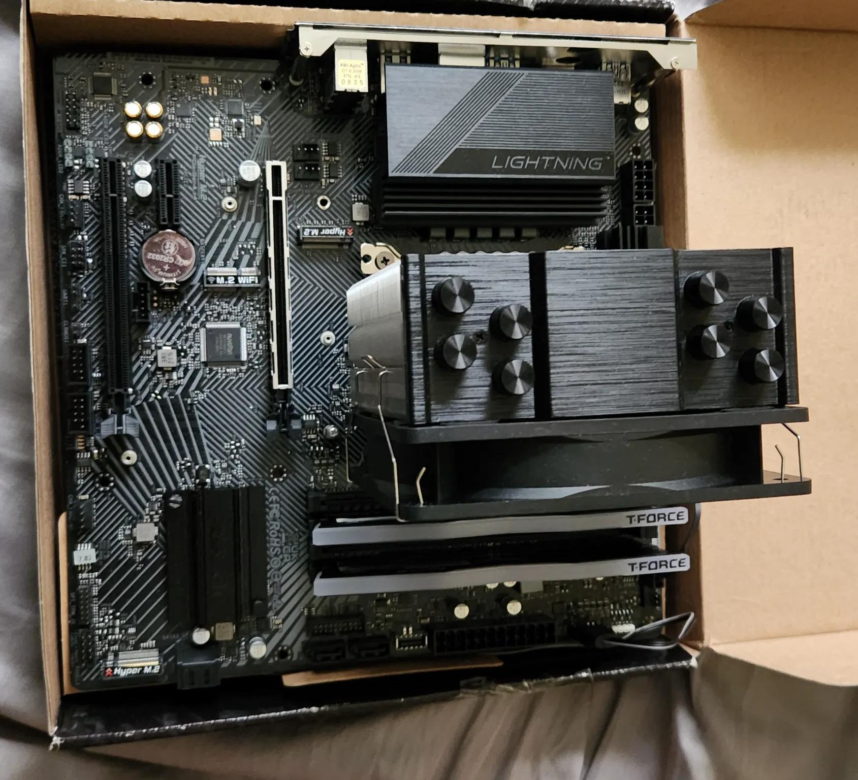 I5-12400F Asrock Z790M PG Lightning/D4 16 GB Teamforce DDR4-3000