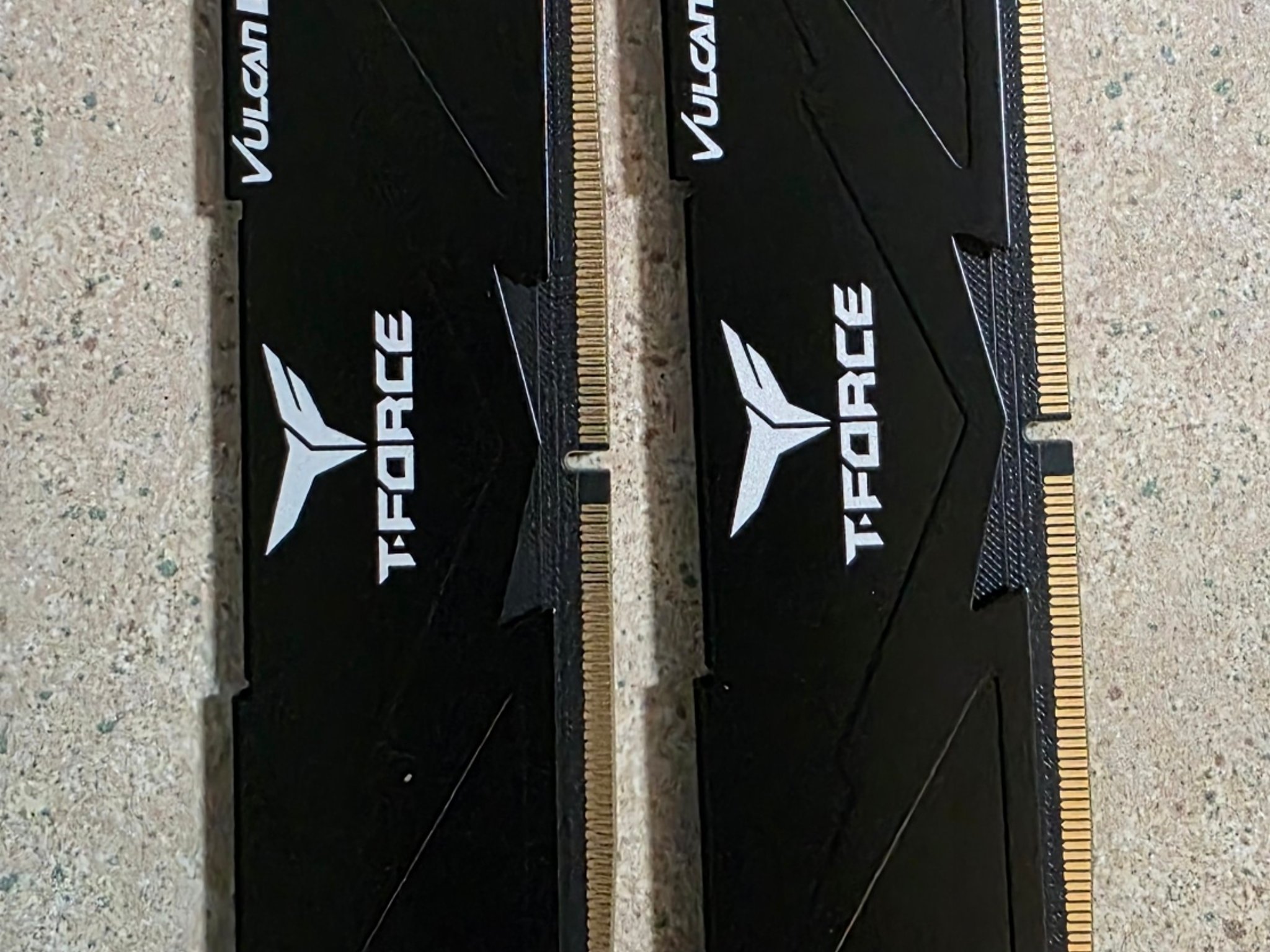 Like New- T-FORCE VULCAN DDR5 6000 2x 16GB (32GB)