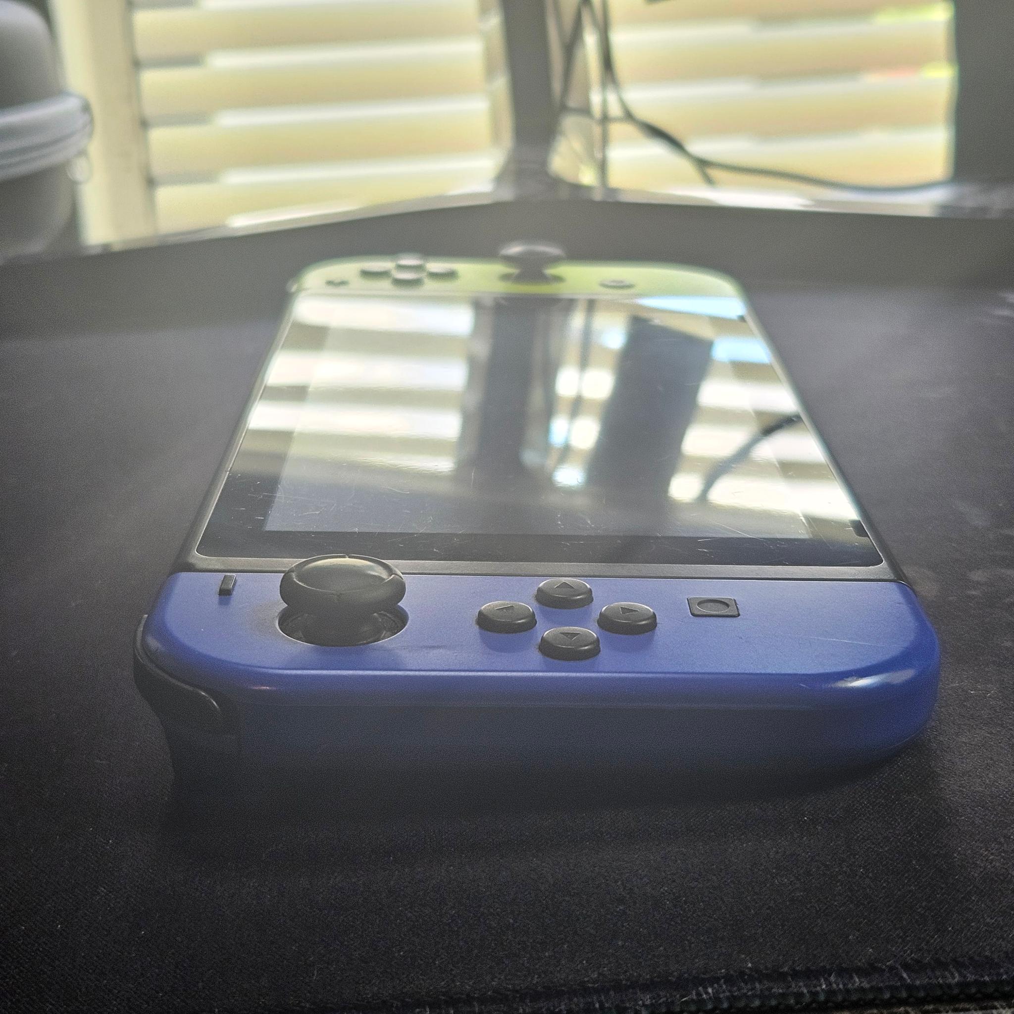 Modded Switch with 128GB SD Card and Extra Controller Picofly
