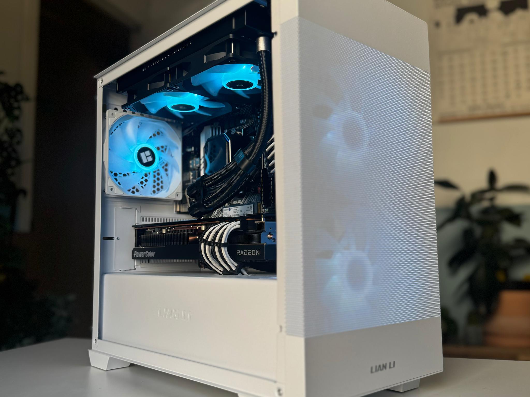 🐼 1440p Gaming PC - RX 7700XT | Ryzen 7 5700X | 32GB RAM | 1TB SSD