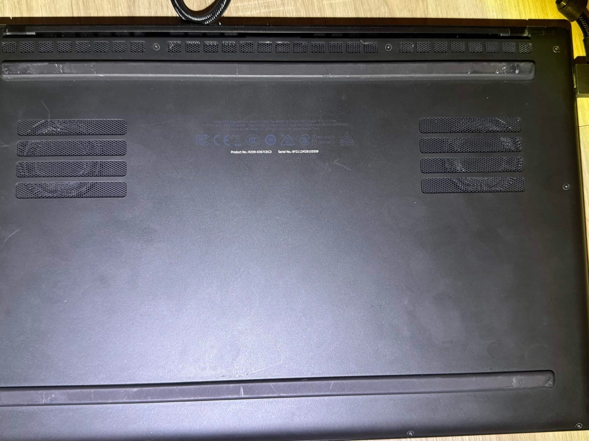 Razer Blade 15 Advanced RZ09-0367CEC3 | i7 10875H | 32GB DDR4 | RTX 3080 | 360Hz | + Cooling Pad